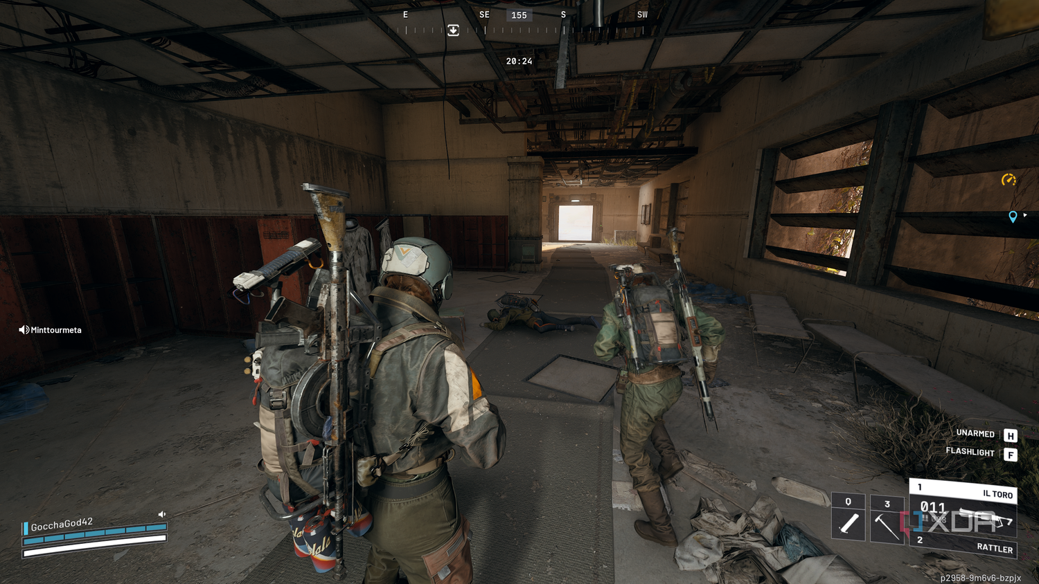 Teaming up with another player in solos in Arc Raiders.