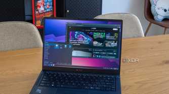 Arch Linux laptop on a wooden table