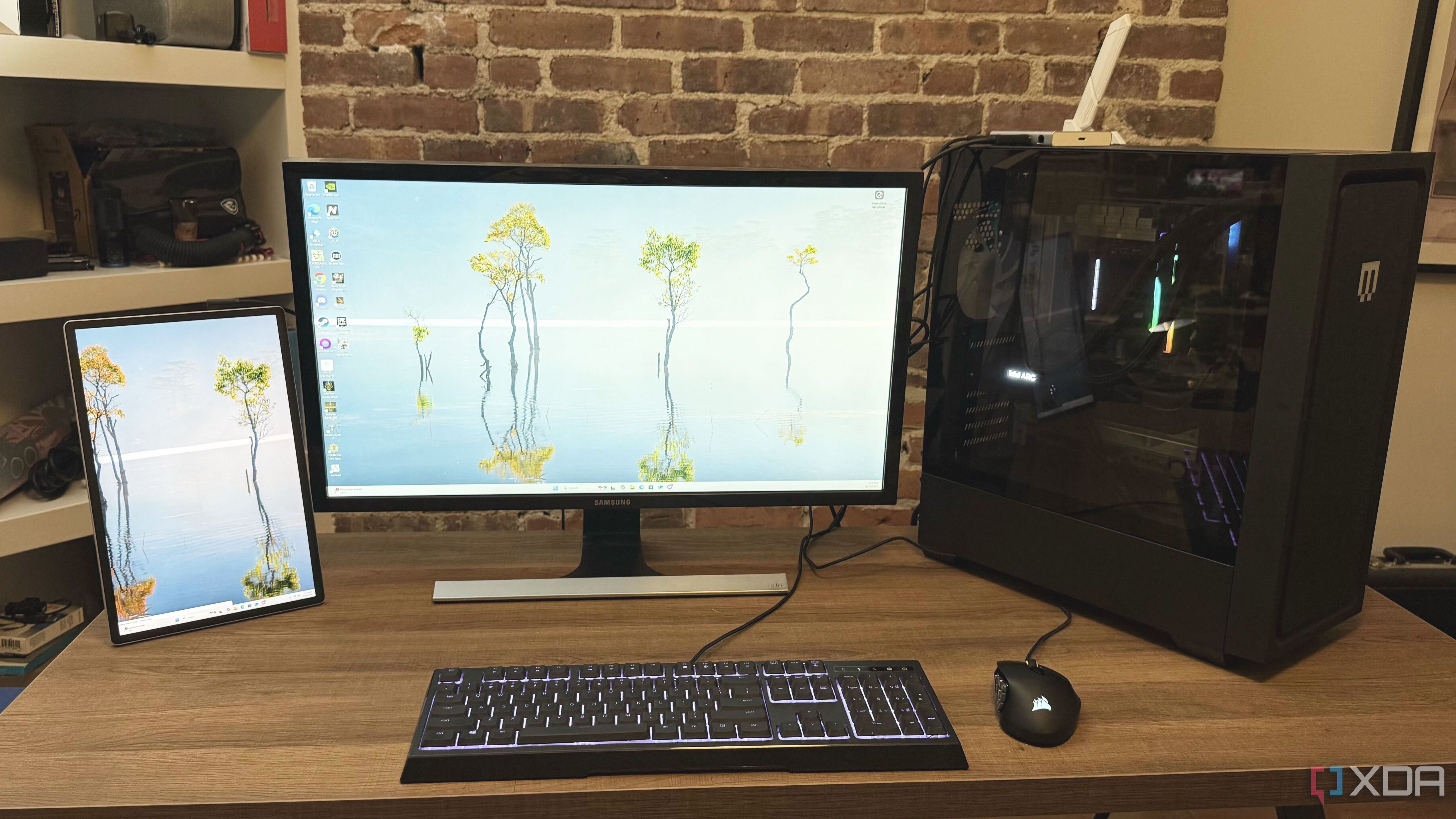 HP Series 5 Pro 514pn portable monitor connected to a gaming desktop PC as a chat monitor sidecar.