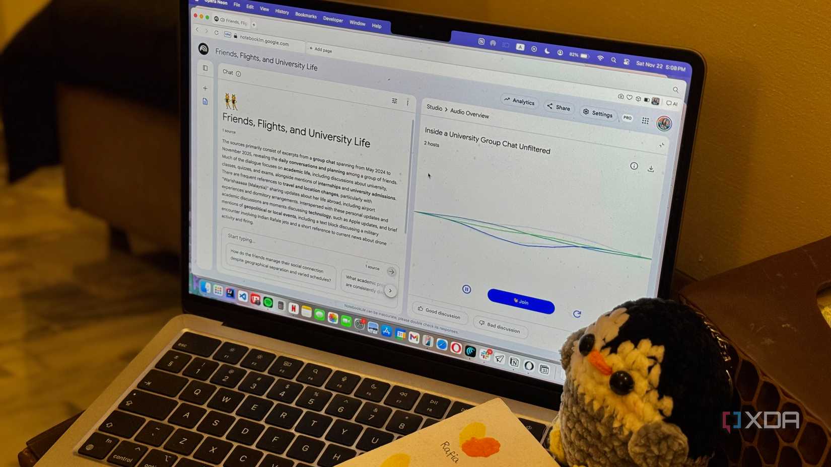 Generando un podcast de amigos usando NotebookLM