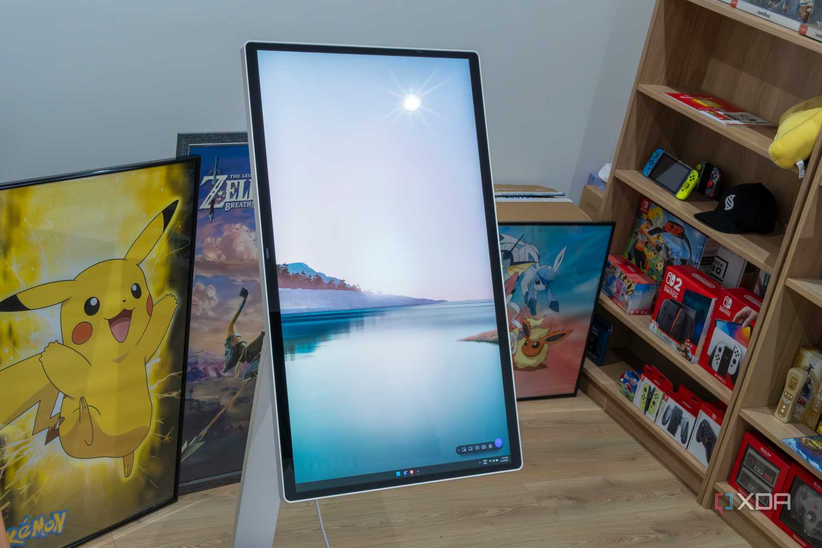 Small Rotating Monitor This