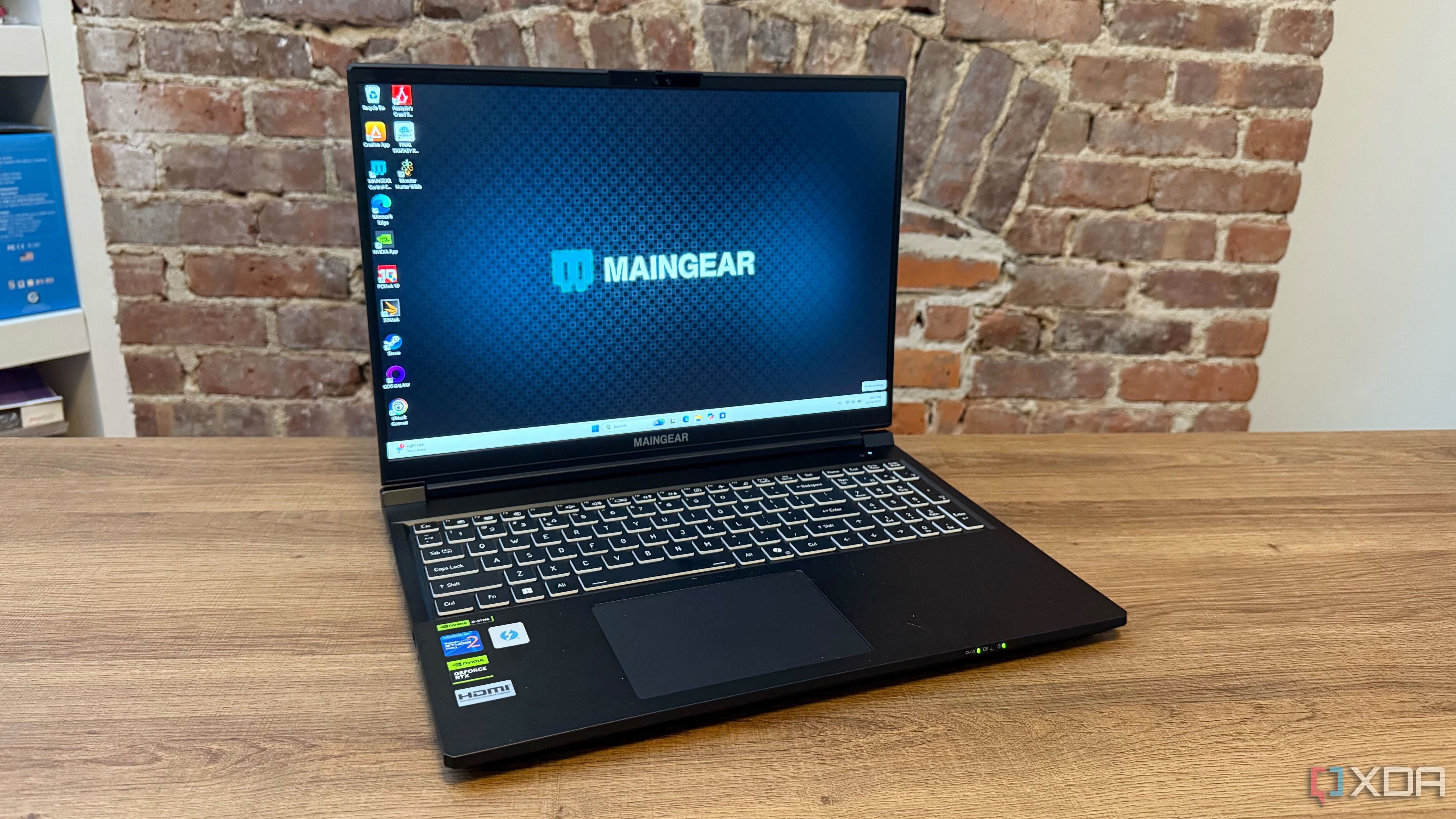 Maingear Super 16