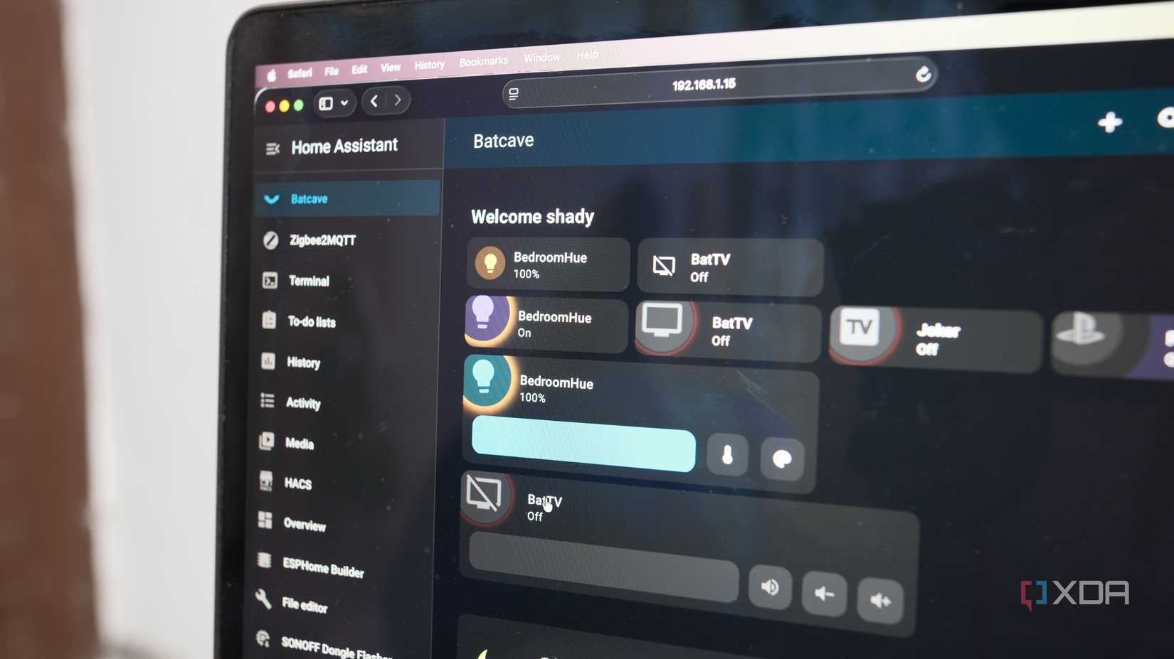Foto de tarjetas animadas en el panel de Home Assistant