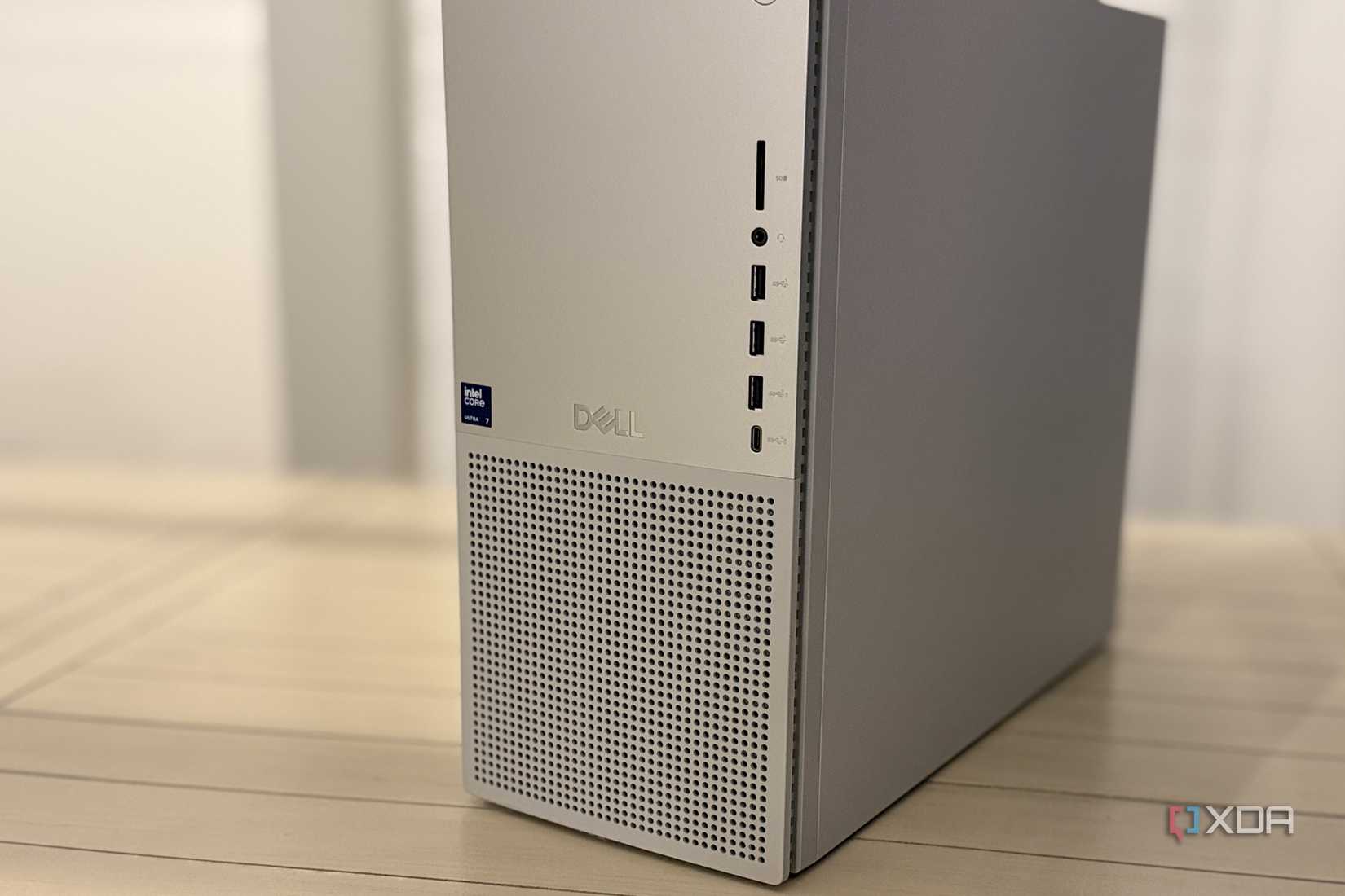 torre-dell-más-escritorio-frontal