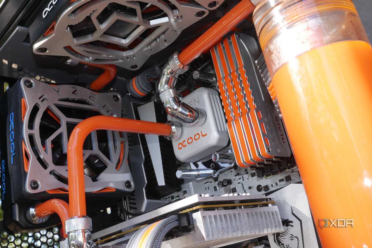 inside of custom watercooling build
