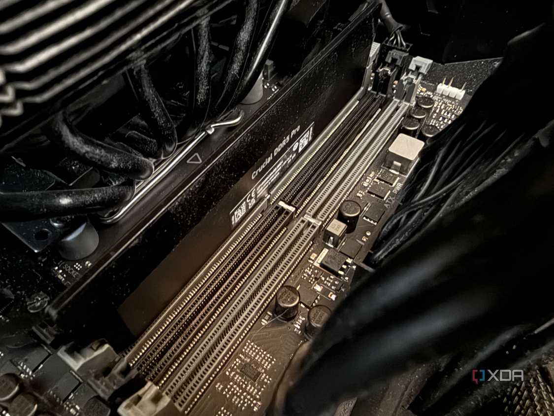A photo of 1 stick of RAM installed in a motherboard