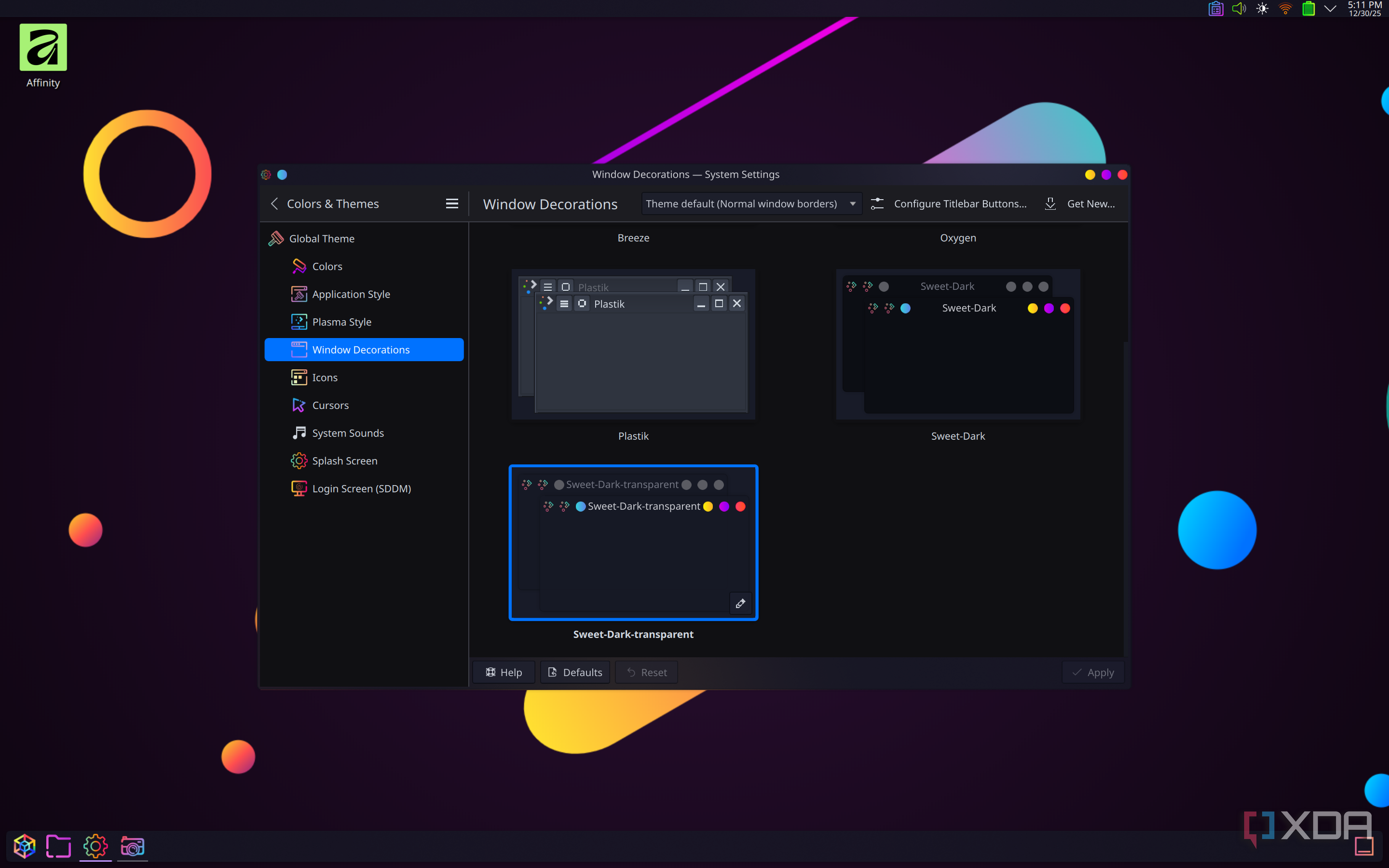 Screenshot of System Settings on KDE Plasma showing window decoration customization options