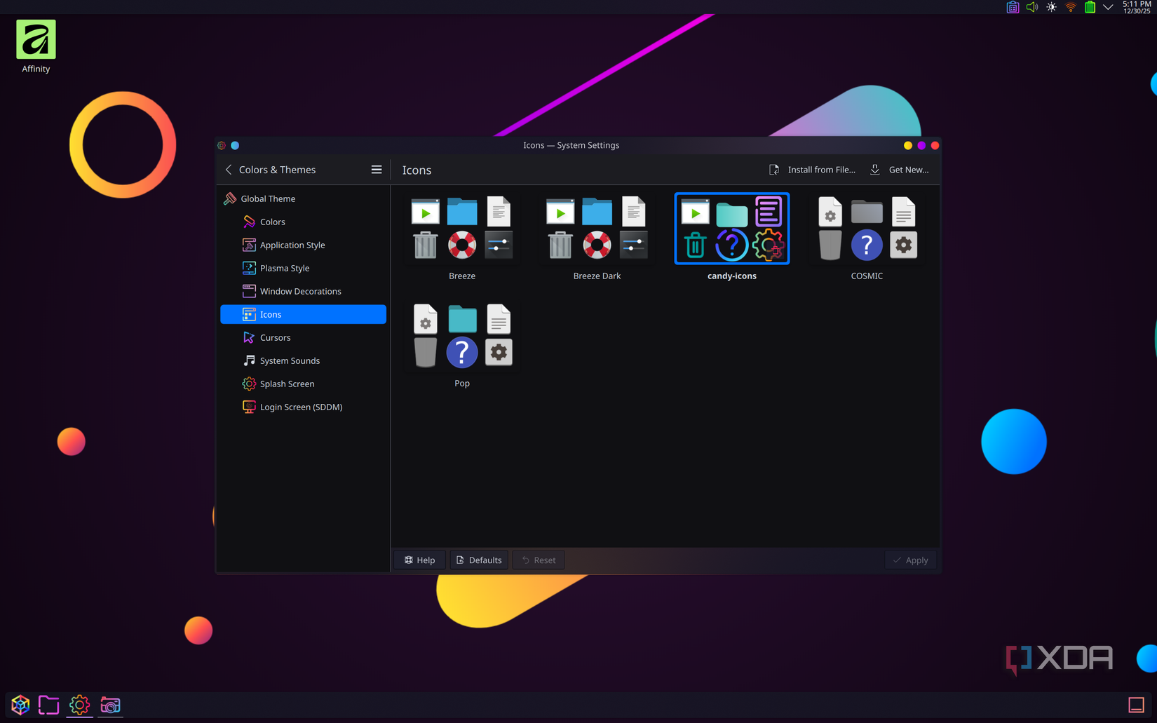 Captura de pantalla de la configuración del sistema en KDE Plasma que muestra las opciones de personalización de iconos