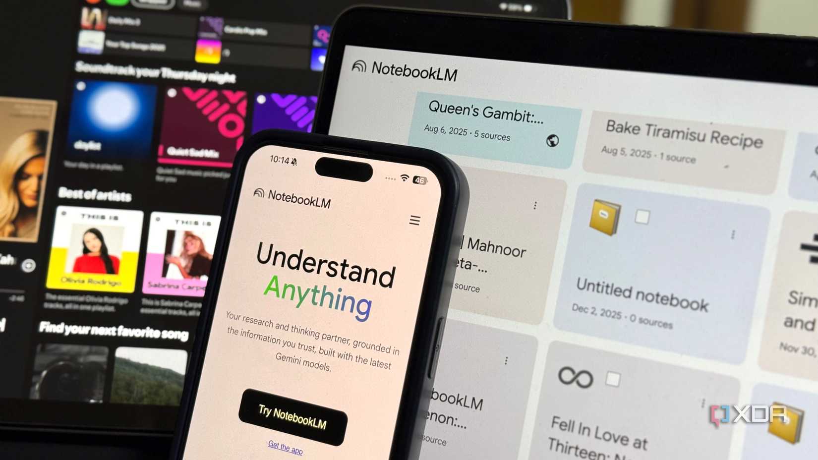 NotebookLM en teléfono y MacBook