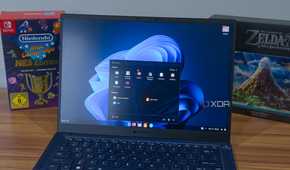 A laptop running Ubuntu with various customizations to make iot more similar to Windows 11