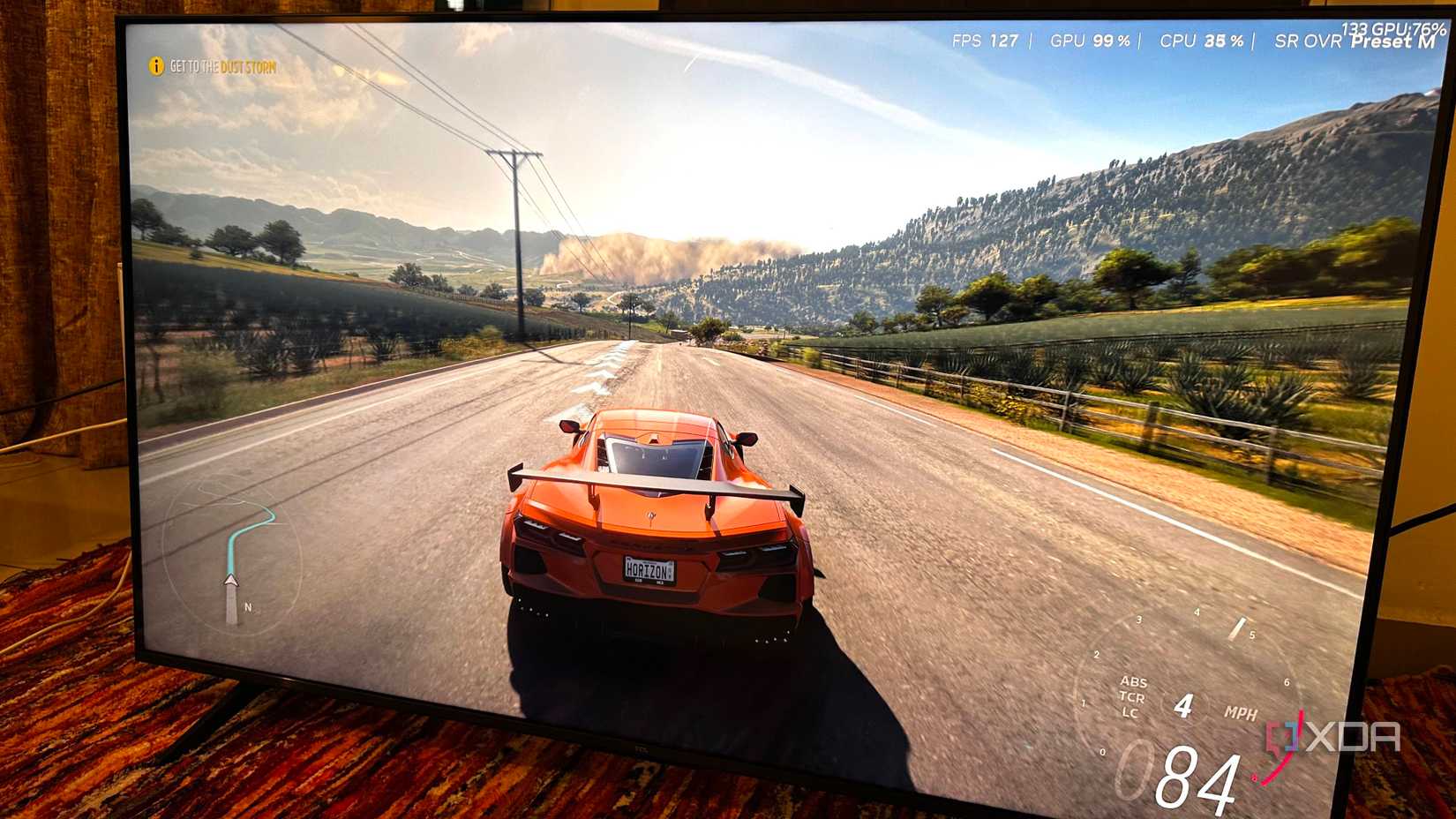 Forza Horizon 5 ejecutándose en un televisor 4K.
