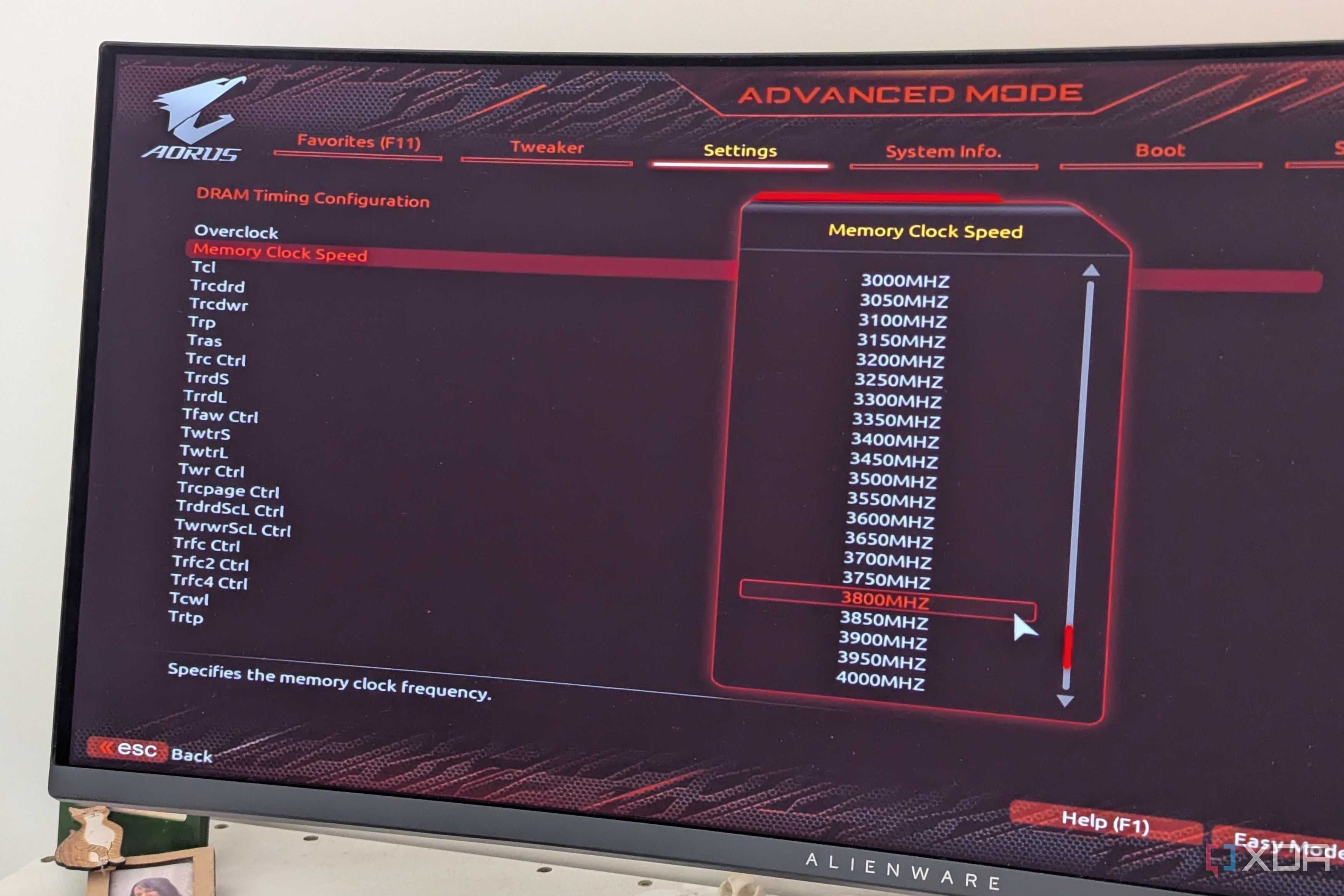 Screenshot of Gigabyte BIOS showing memory overclocking settings
