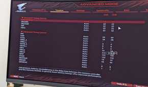Screenshot of Gigabyte BIOS showing memory overclocking settings