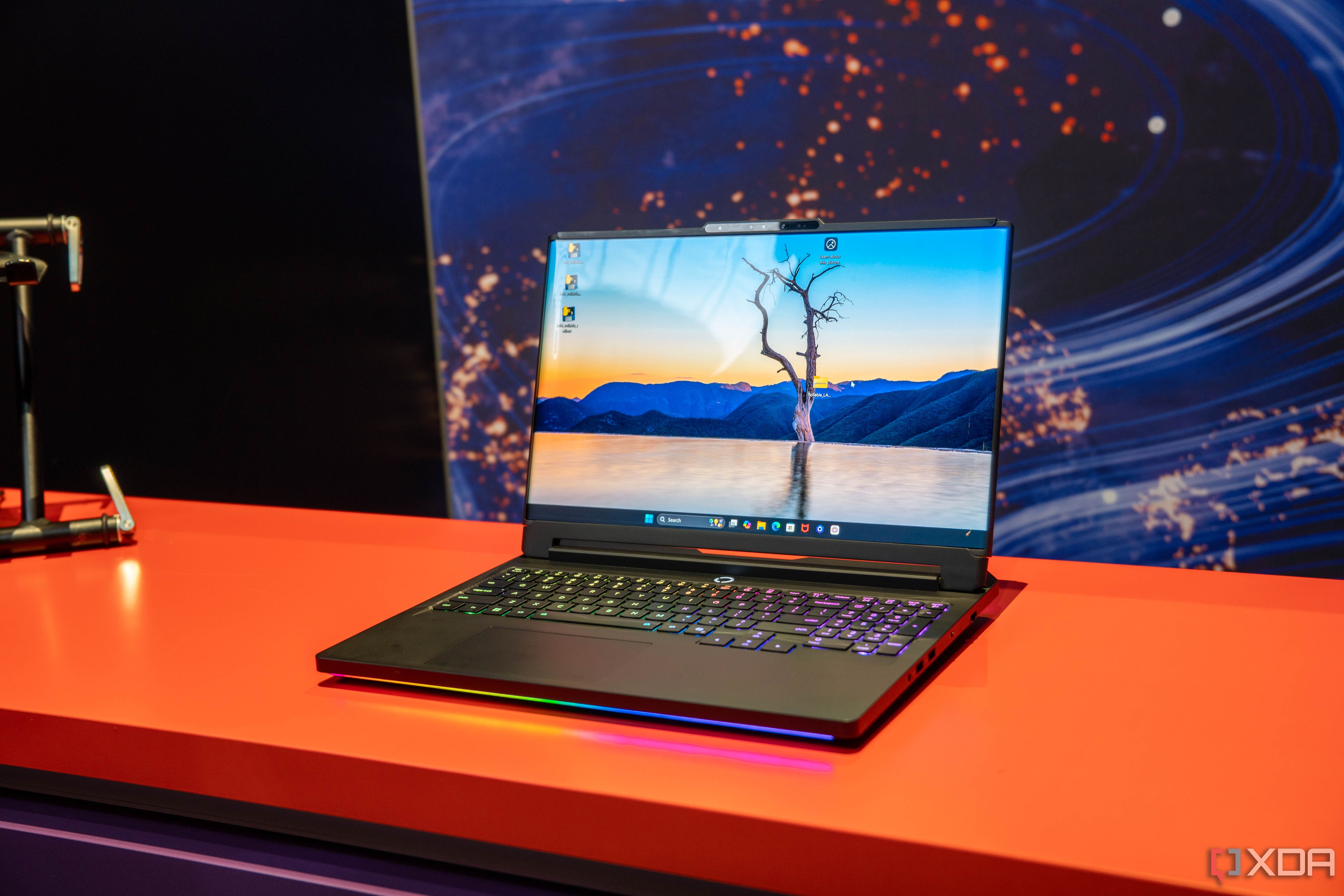 Lenovo Legion Pro Rollable-1