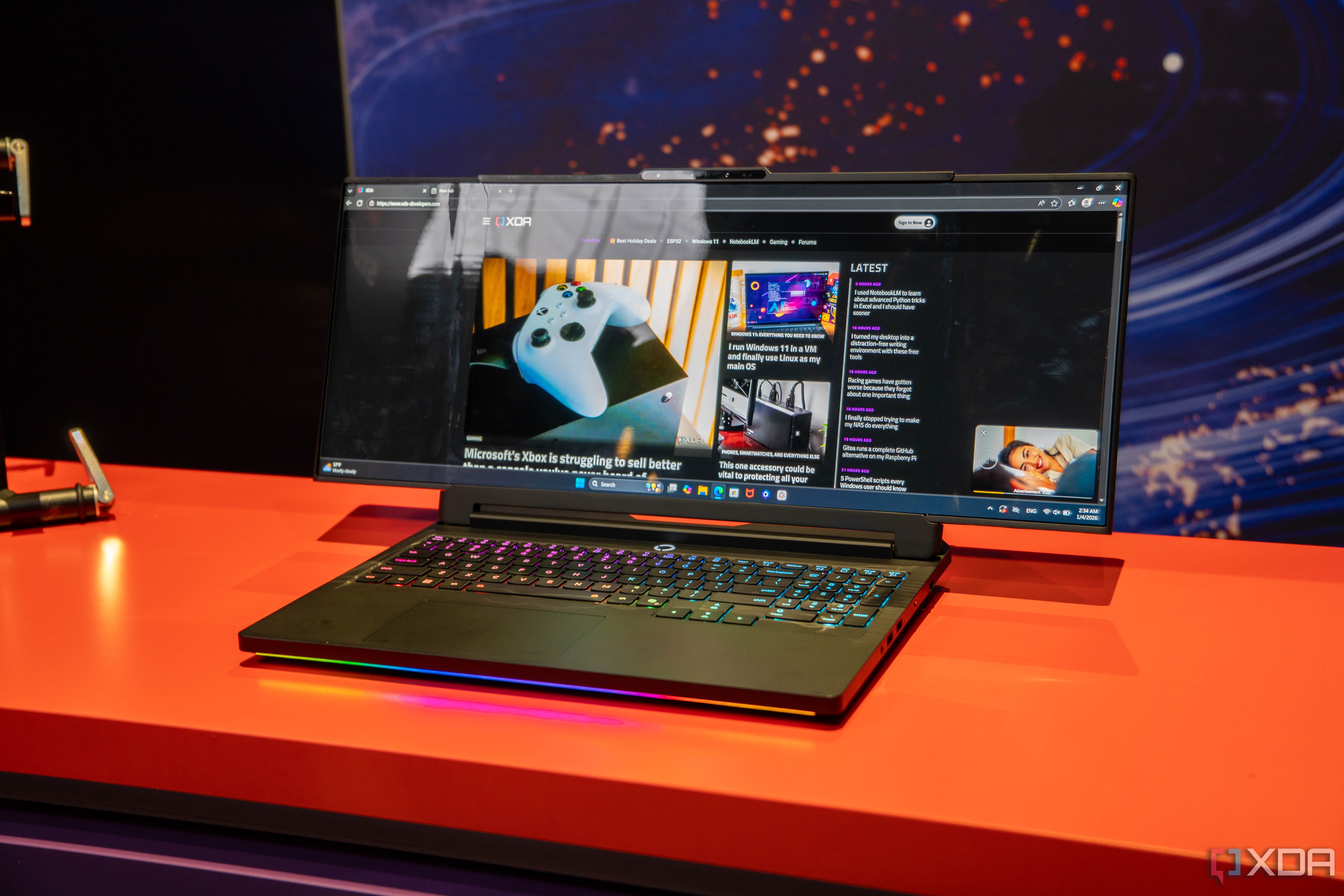 Lenovo Legion Pro Rollable-11