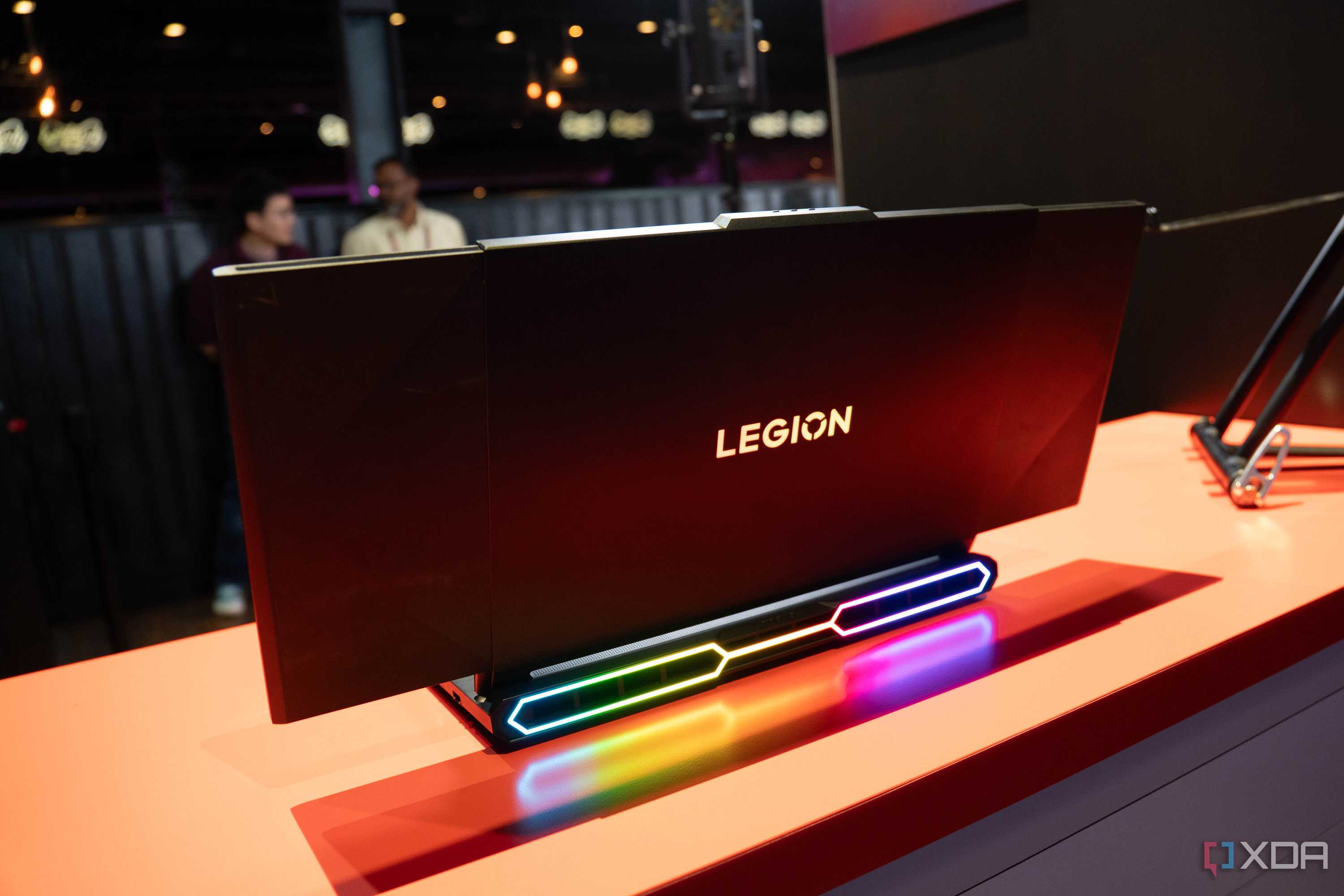 Lenovo Legion Pro Rollable-9