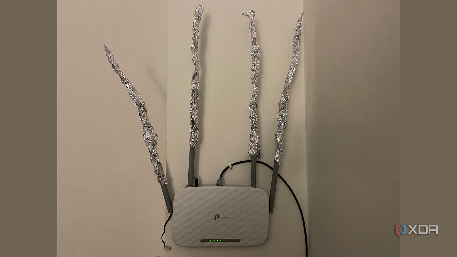 Parabolic Reflector For Router I tried boosting my router's signal with aluminum foil, and the results ...