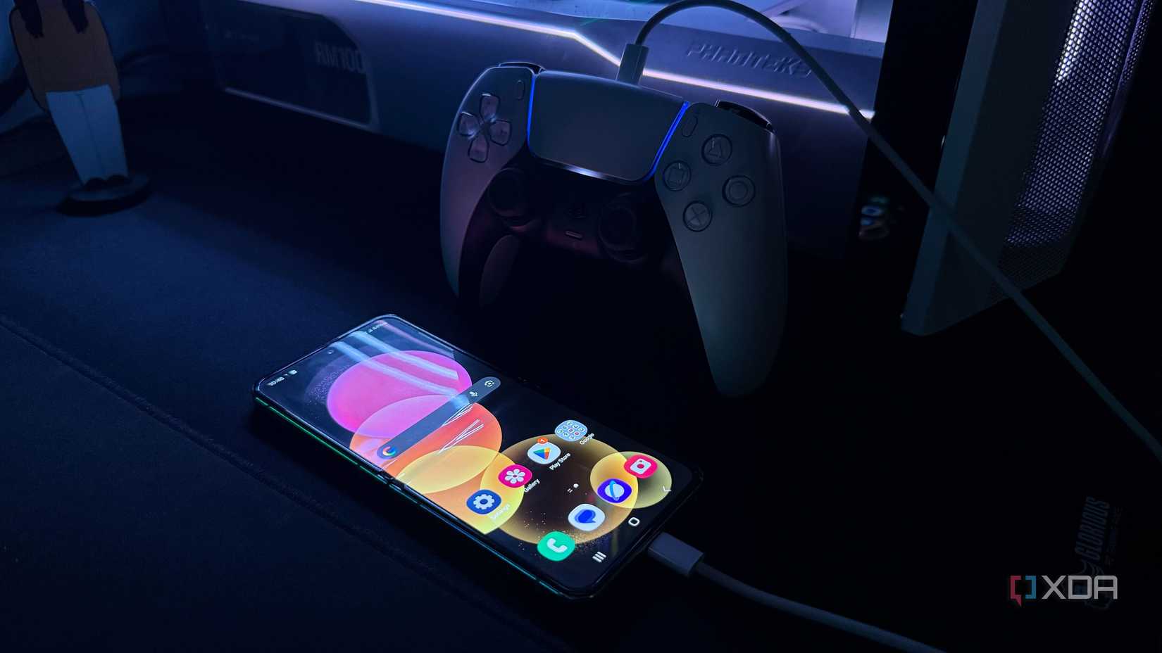 Контроллер PS5 подключен к телефону