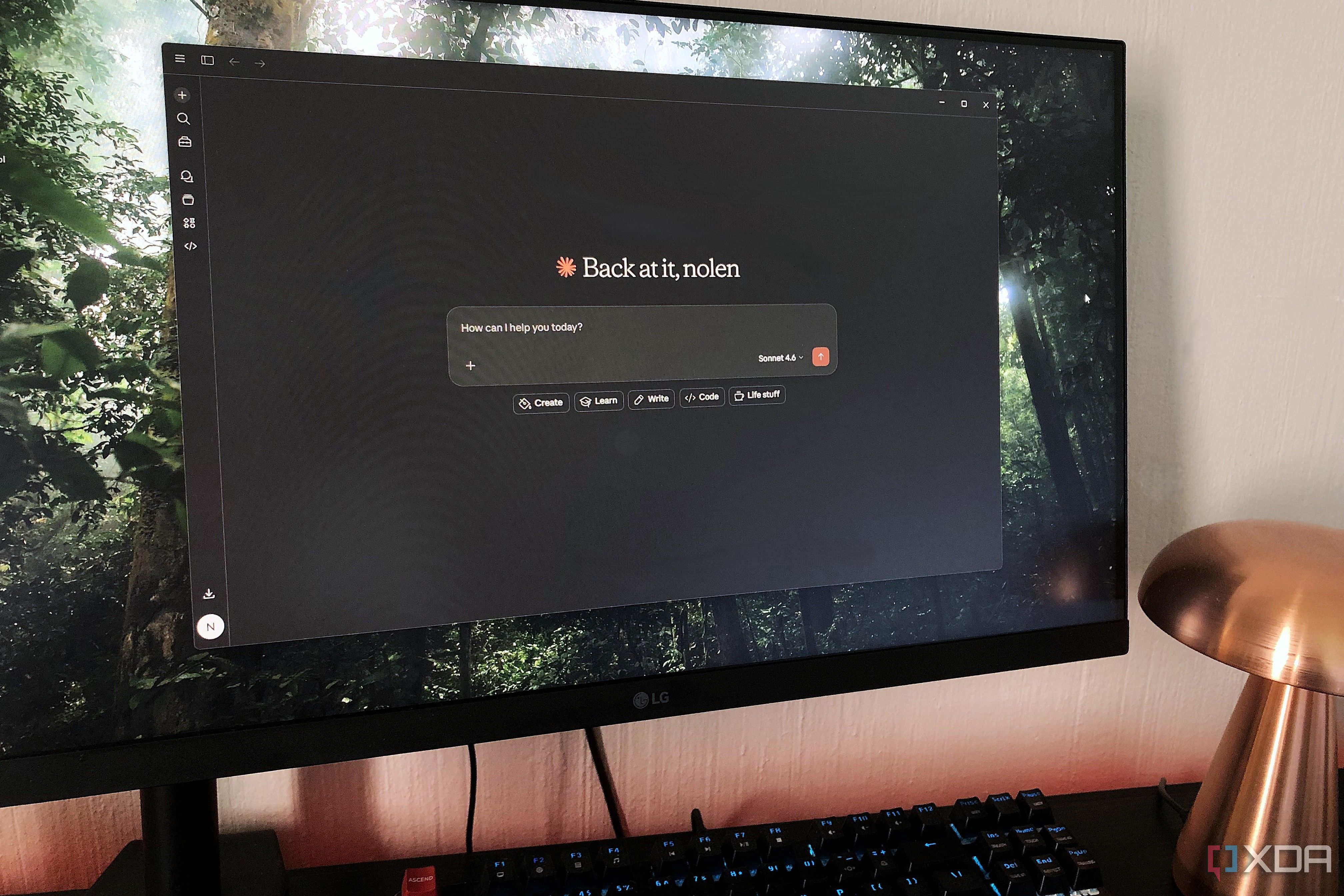 Claude for desktop, lamp in view