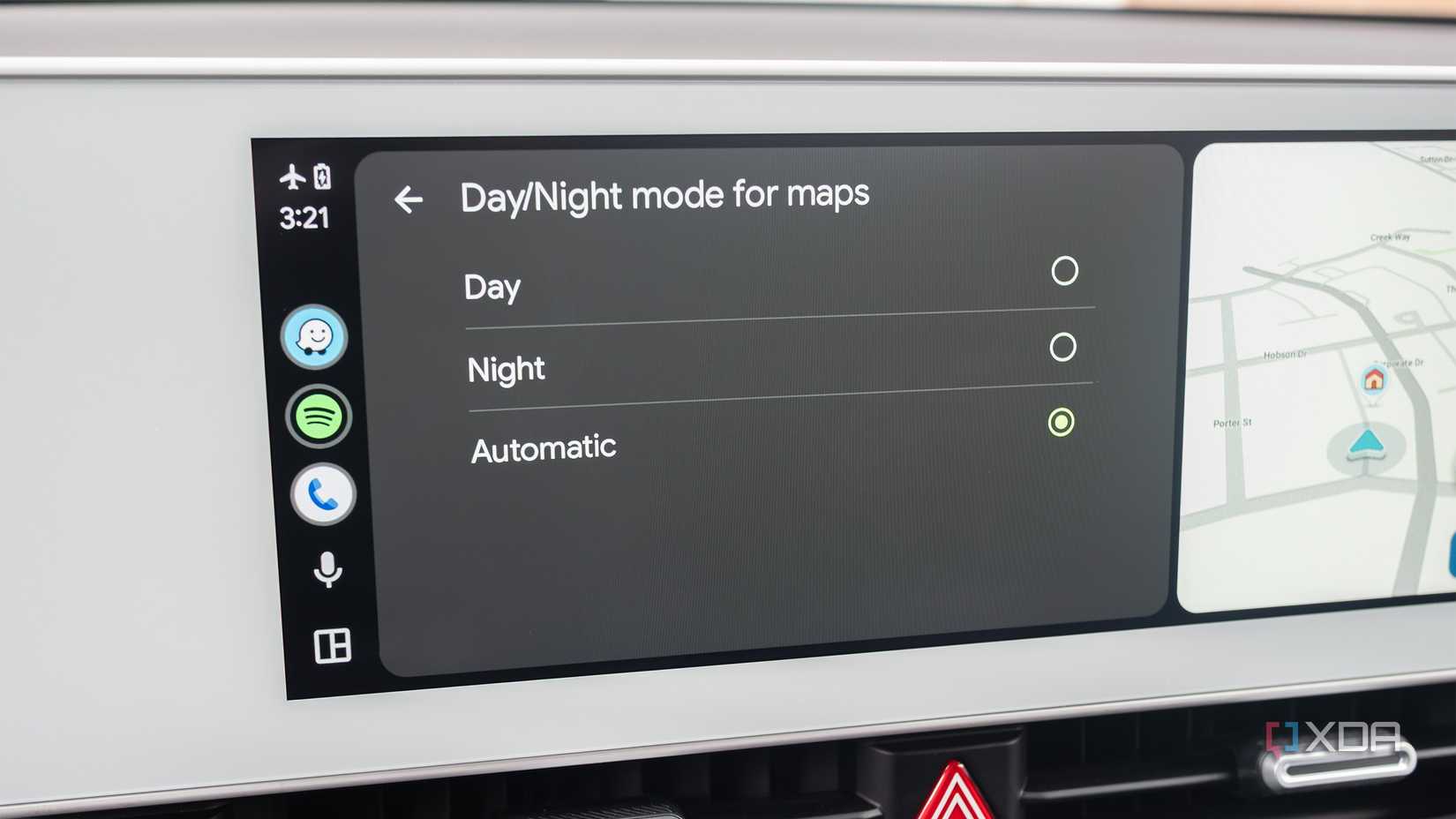 Day and night mode in Android Auto 