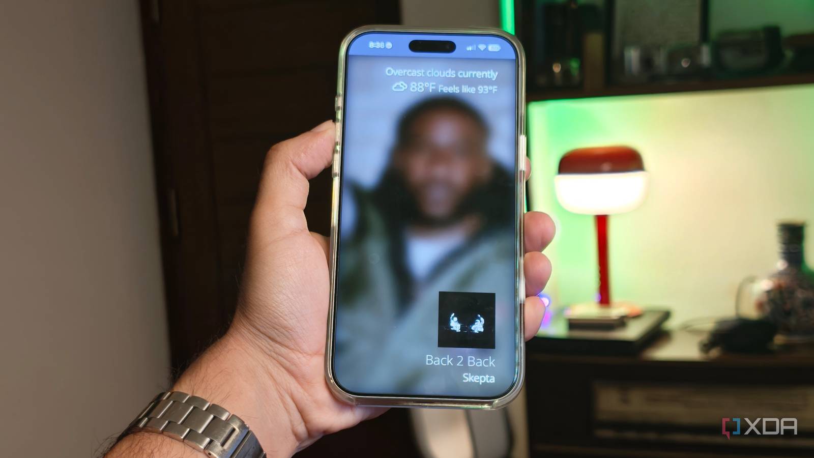 I turned my old iPhone into a dedicated Spotify dashboard