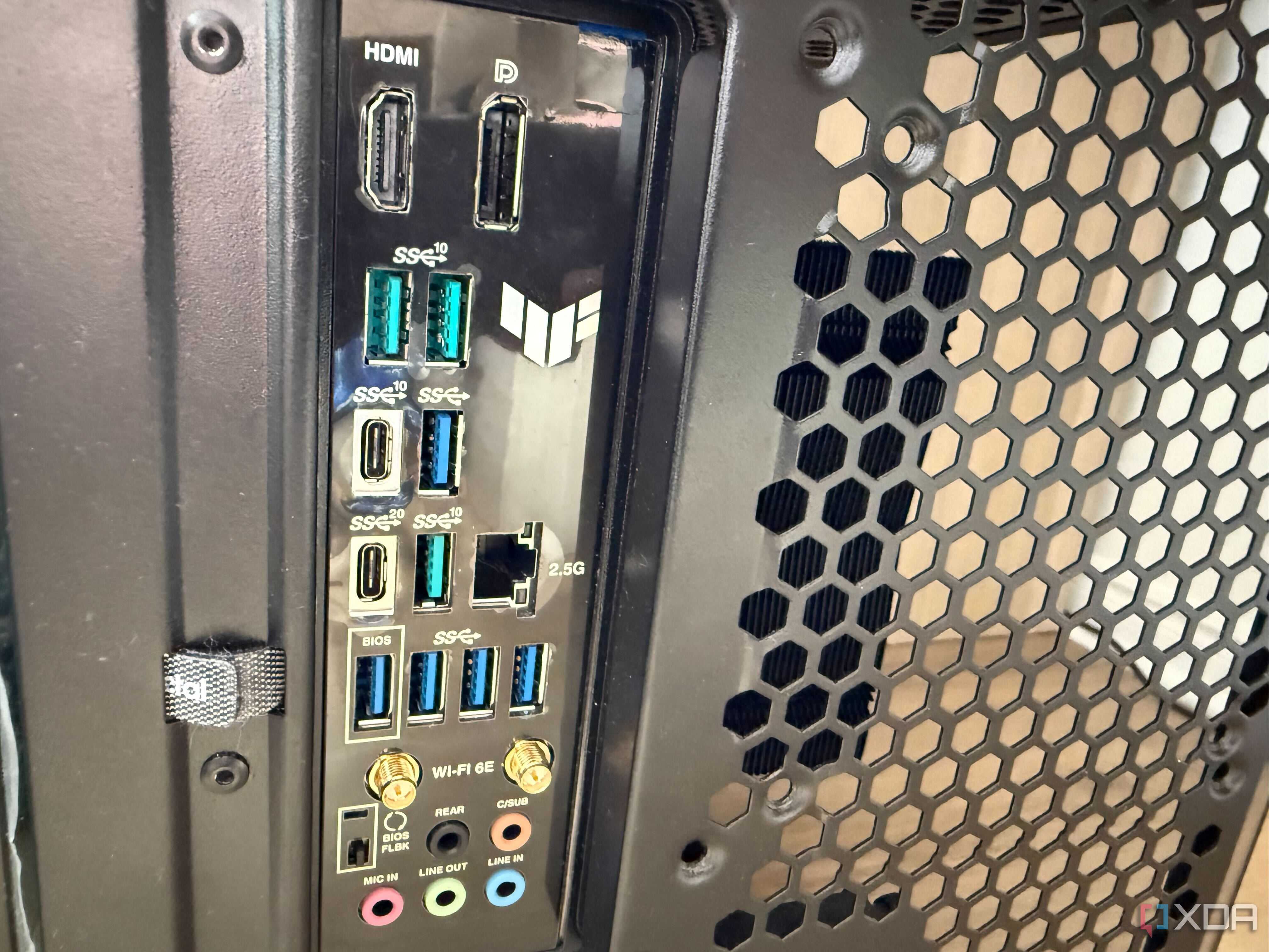 Red Usb Port On Rear Panel Your motherboard's USB ports aren't all the same — and the wrong ones ...
