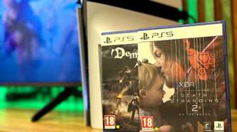 sony-playstation-5-pro-console-and-ps5-discs