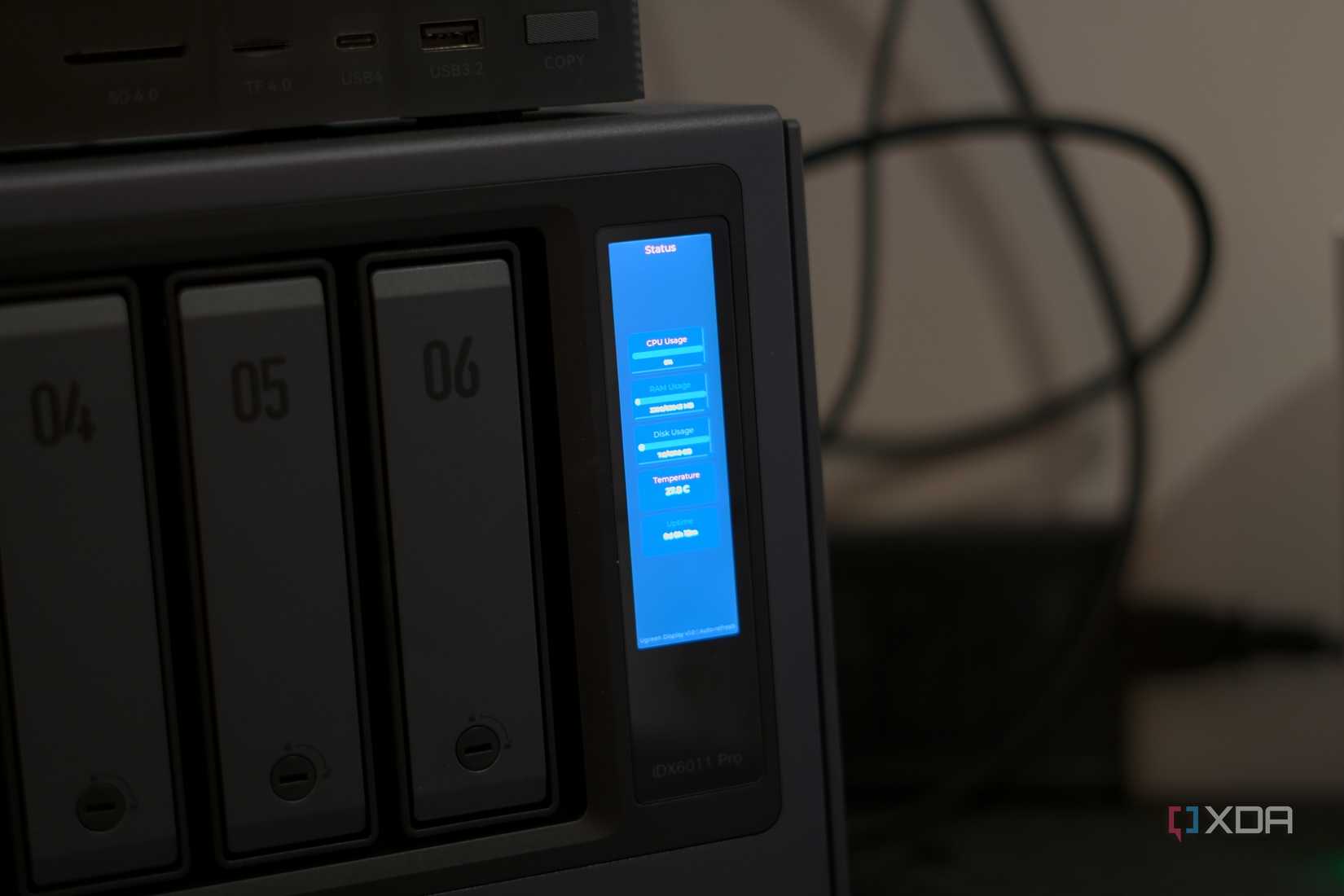 Custom display on the Ugreen iDX 6011 Pro