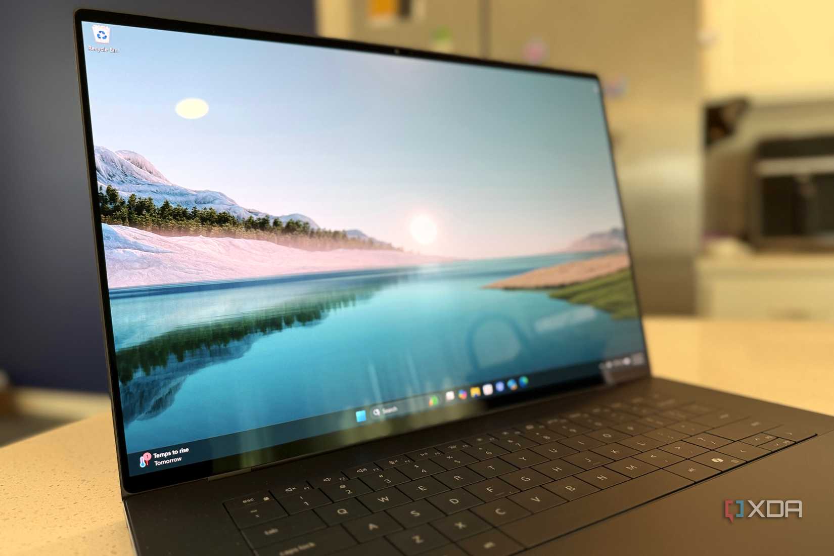 dell xps 16 showing closeup of the tandem oled screen