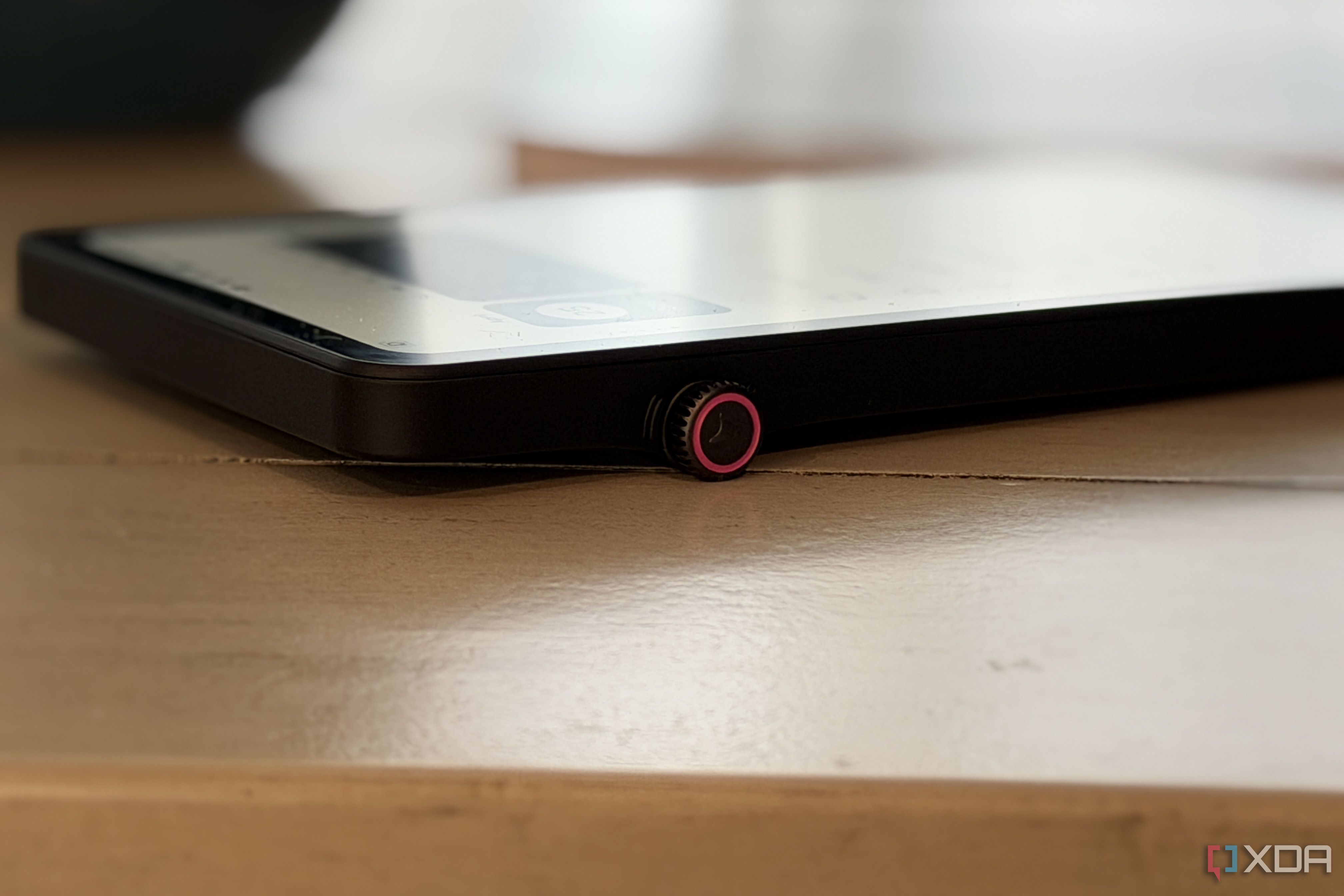 This e-reader beat my Kindle in ways that have nothing to do with the ...