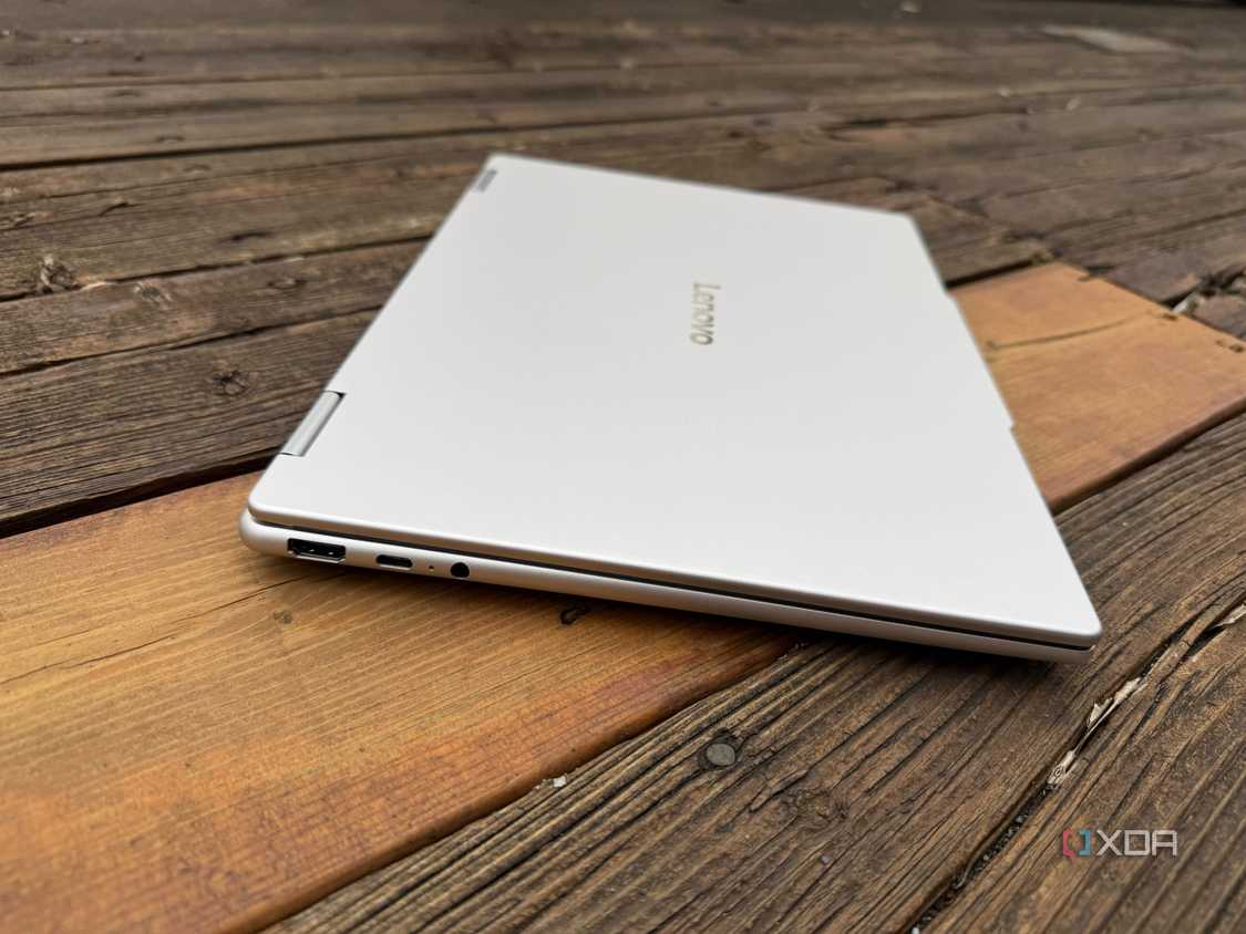 lenovo-yoga-7a-laptop-amd-review-windows-OLED (13)