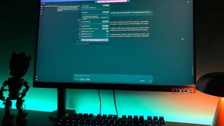 デスクトップ PC 上の Quen を備えた LM Studio、レゴ、ランプ