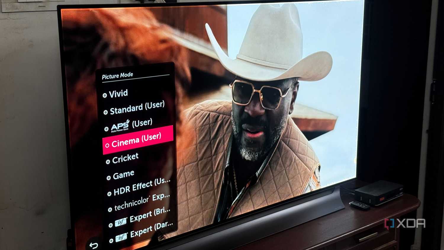 Cinema mode in LG C8 OLED TV