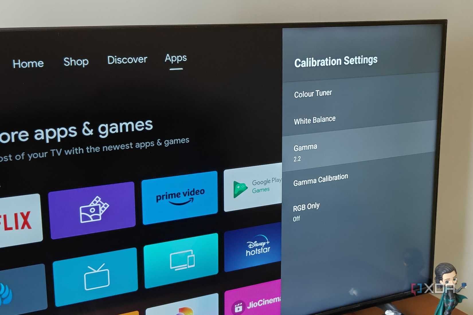 Close-up of a smart TV showing gamma settings in calibration settings