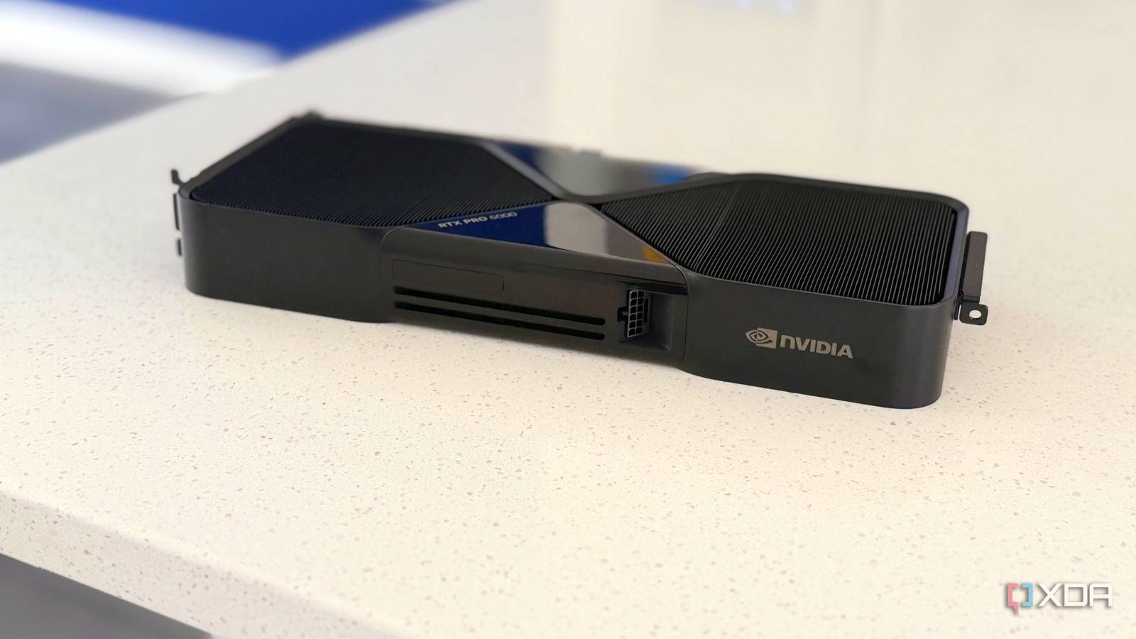 O verdadeiro trabalho da Nvidia em jogos não são GPUs mais rápidas, é o software que permite que você evite comprá-las.