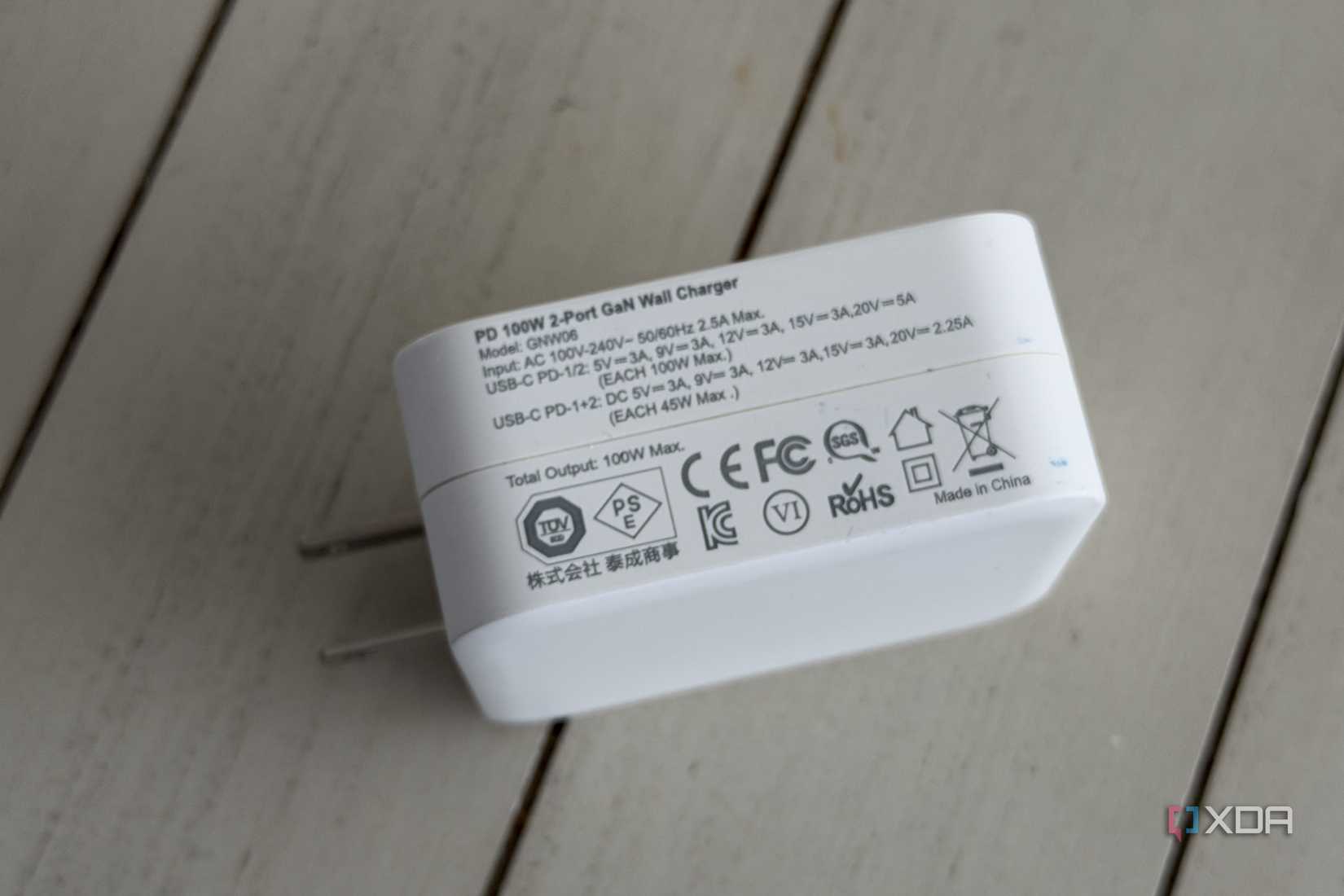 usb charger two ports total 100w