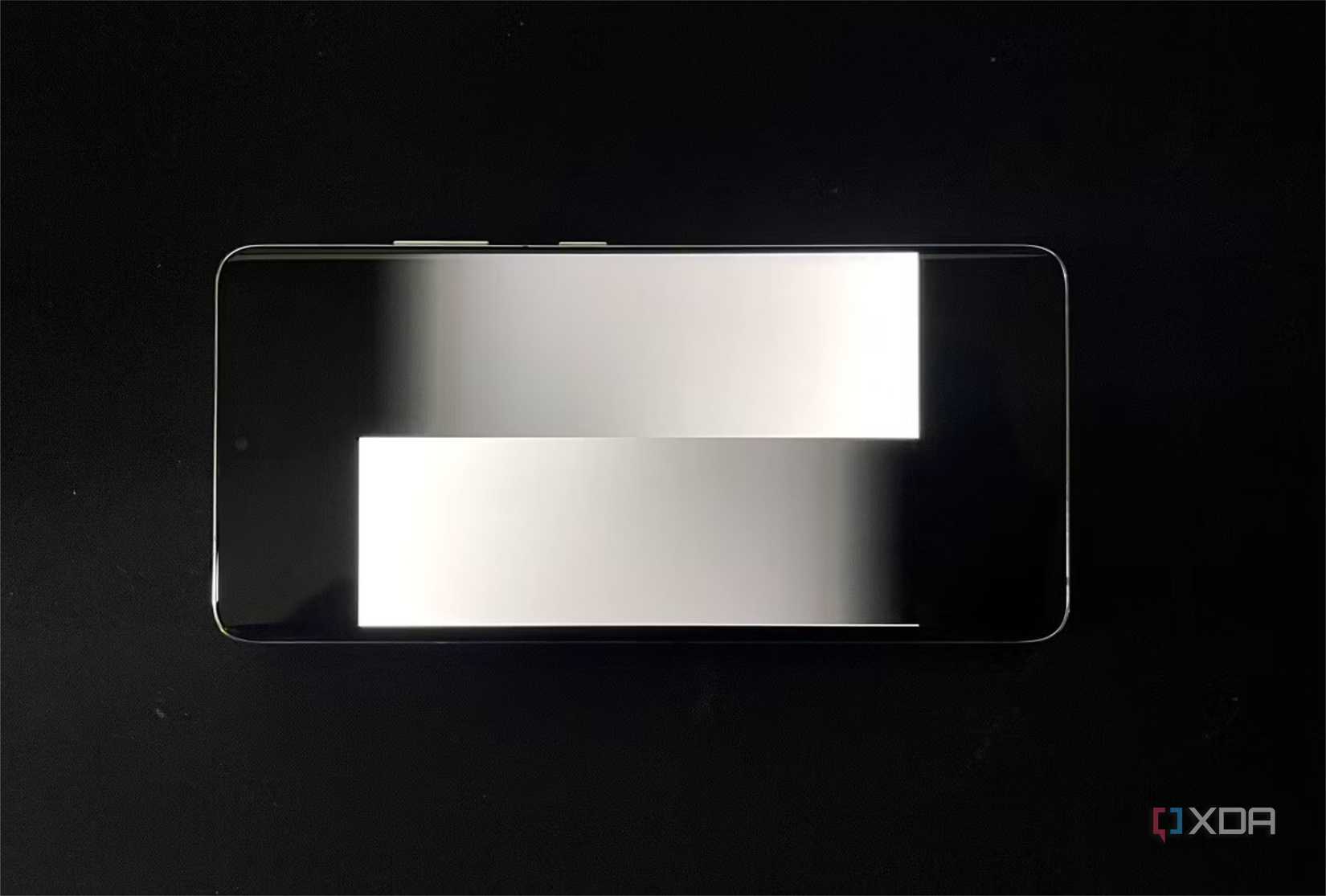 samsung galaxy smartphone showing semitone banding on the oled screen
