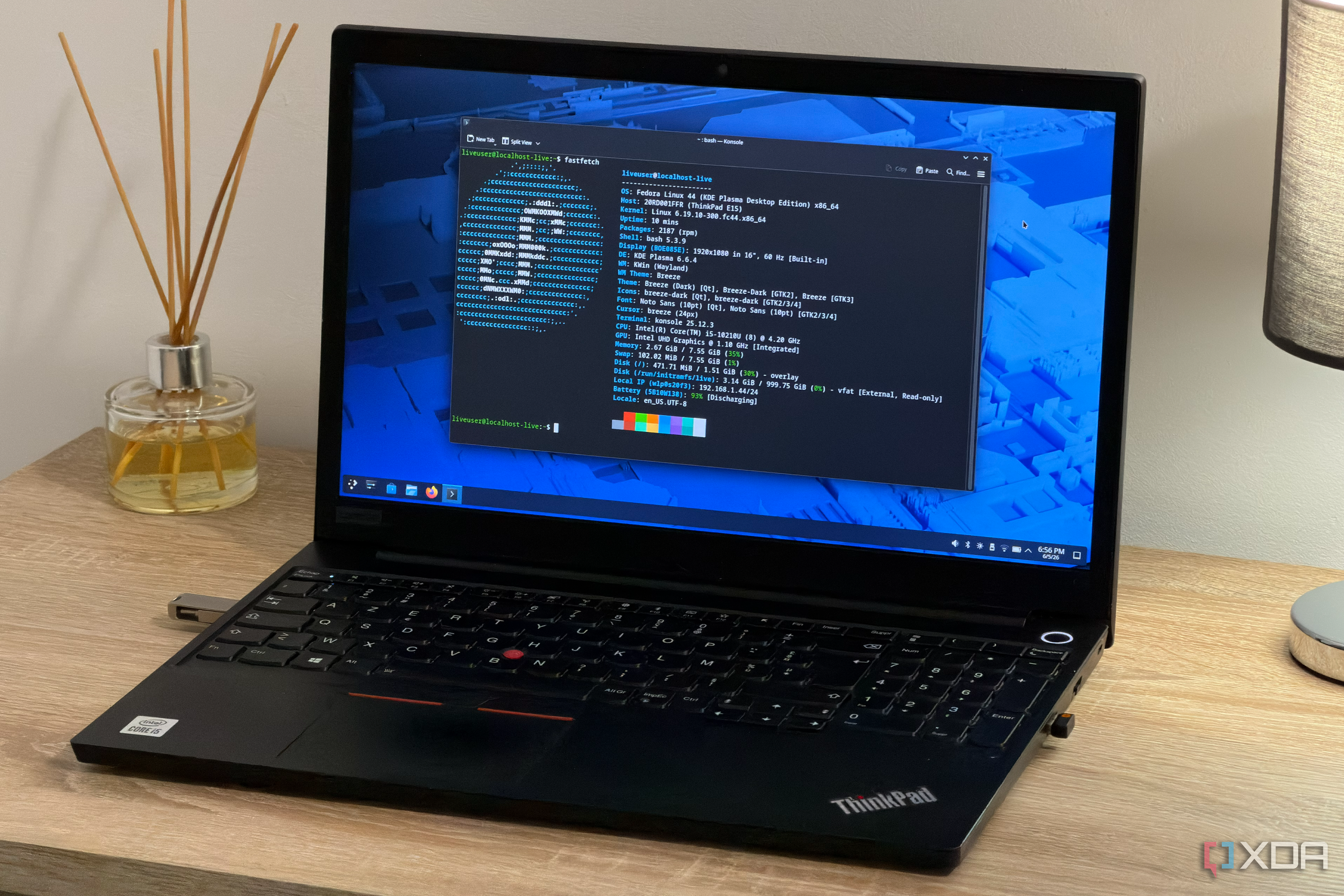 fedora on laptop featured 1