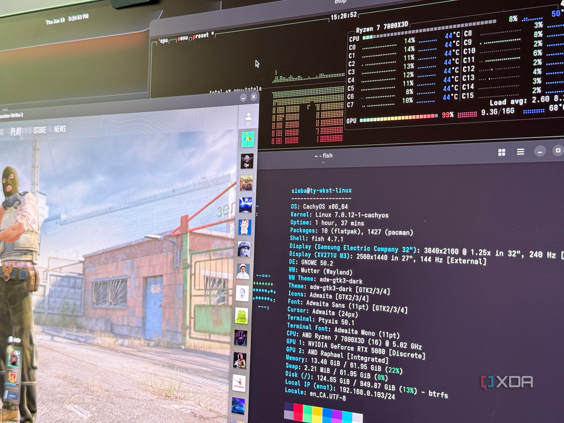 A photo of someone running CS2 on a cachyos install