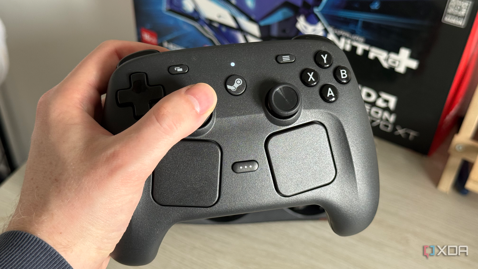 Le Steam Controller guidé par vibrations vers son dock