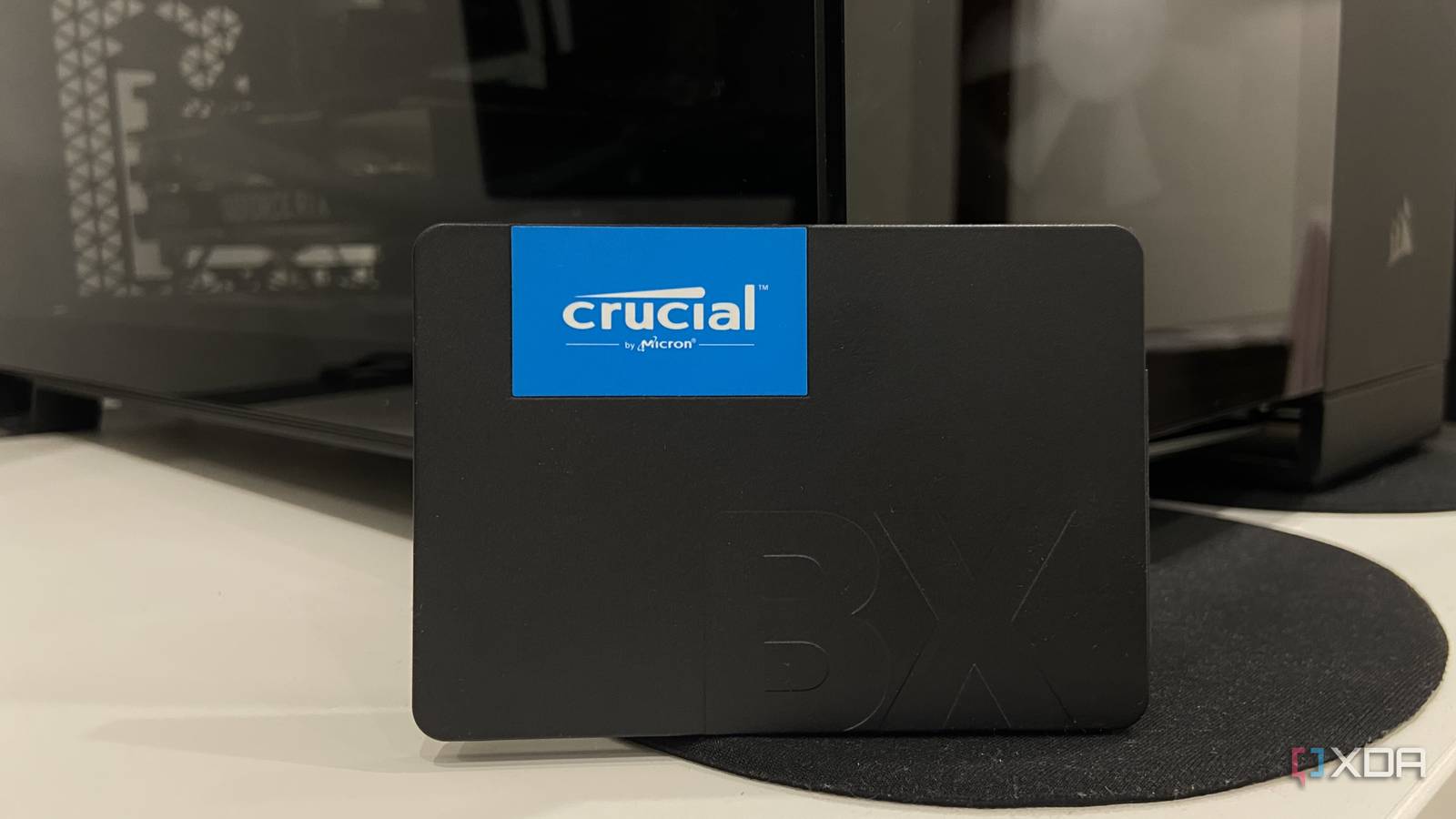 Usei um SSD antigo como armazenamento temporário e ele protegeu minha unidade principal contra abusos Usei um SSD antigo como armazenamento temporário e ele protegeu minha unidade principal contra abusos