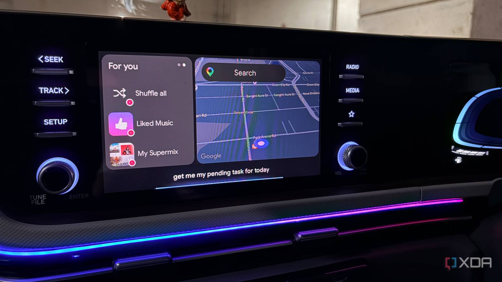Com essas mudanças, tornei o Android Auto mais rápido, mais limpo e menos perturbador