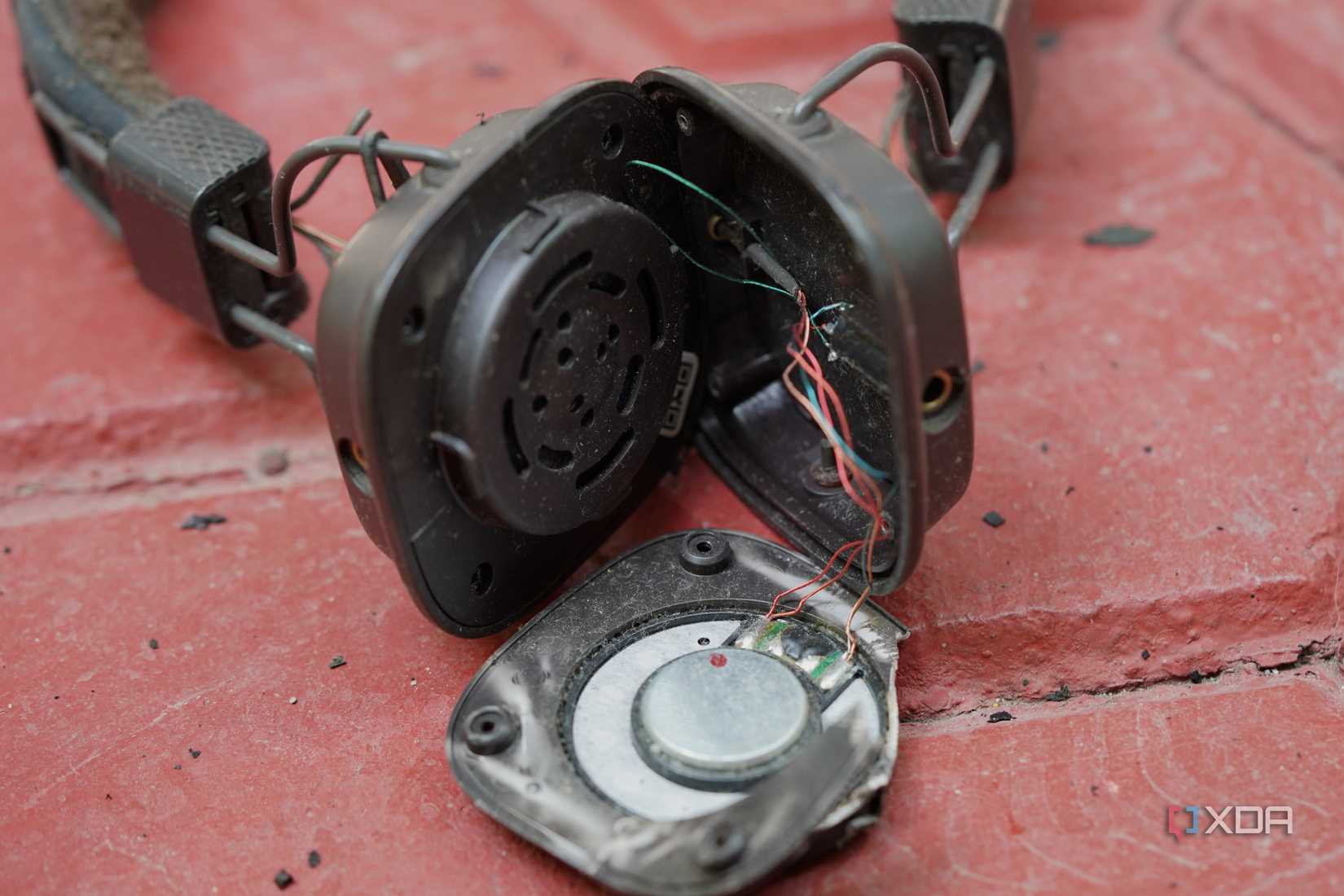 I 3D printed my own headphones, and they beat $750 cans any day