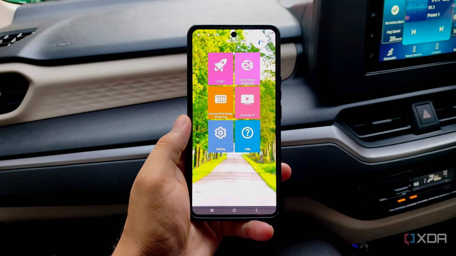 Transformei meu antigo telefone Android em um servidor de mídia automotivo e funcionou melhor do que o esperado