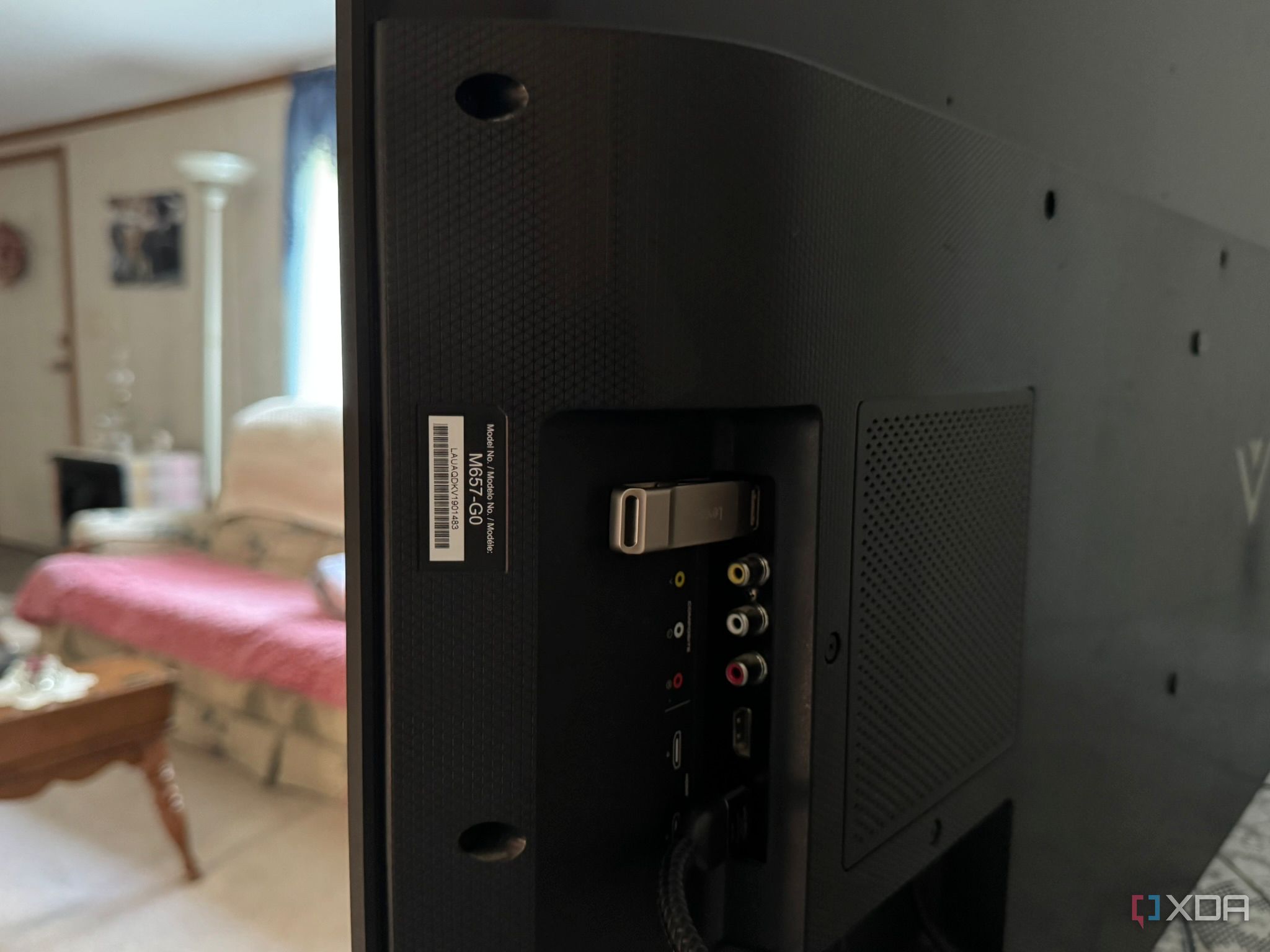 4 Shows USB flash drive in smart TV