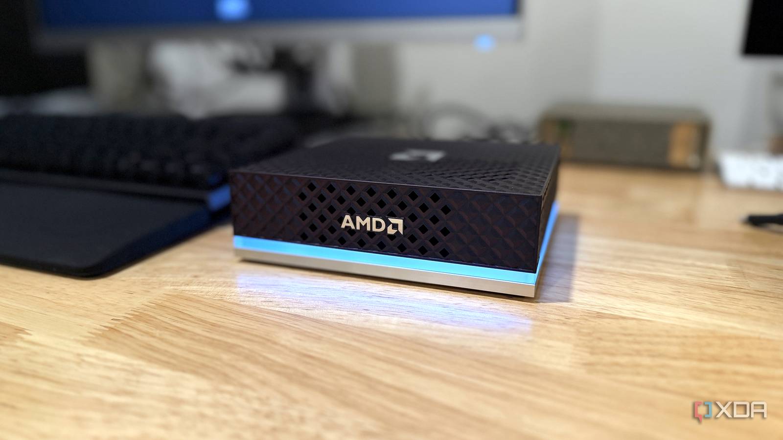 AMDs 128-GB-AI-Mini-PC kann Modelle ausführen, die Ihre RTX 5090 nicht ...