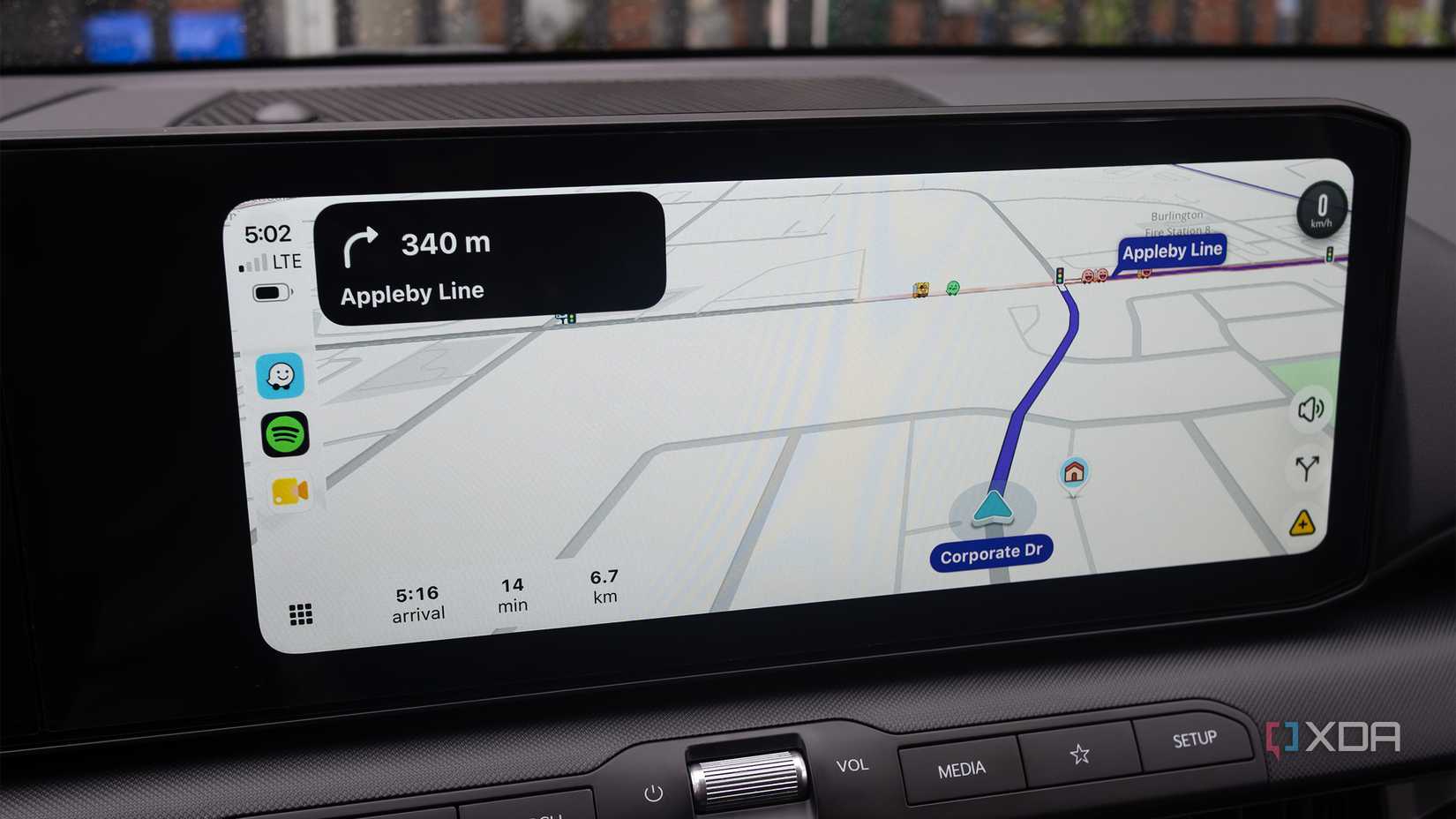 Using Waze in Android Auto 