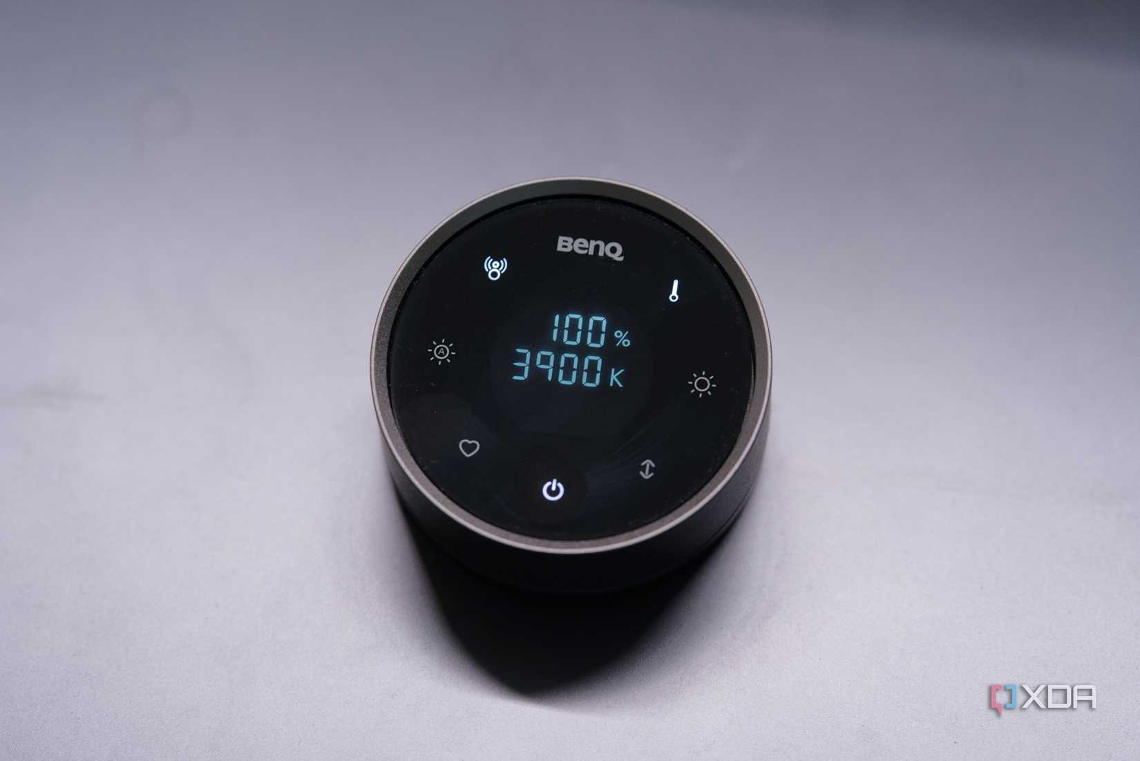 BenQ ScreenBar Halo 2 remote control, showing buttons, 100% brightness and temperature in Kelvin