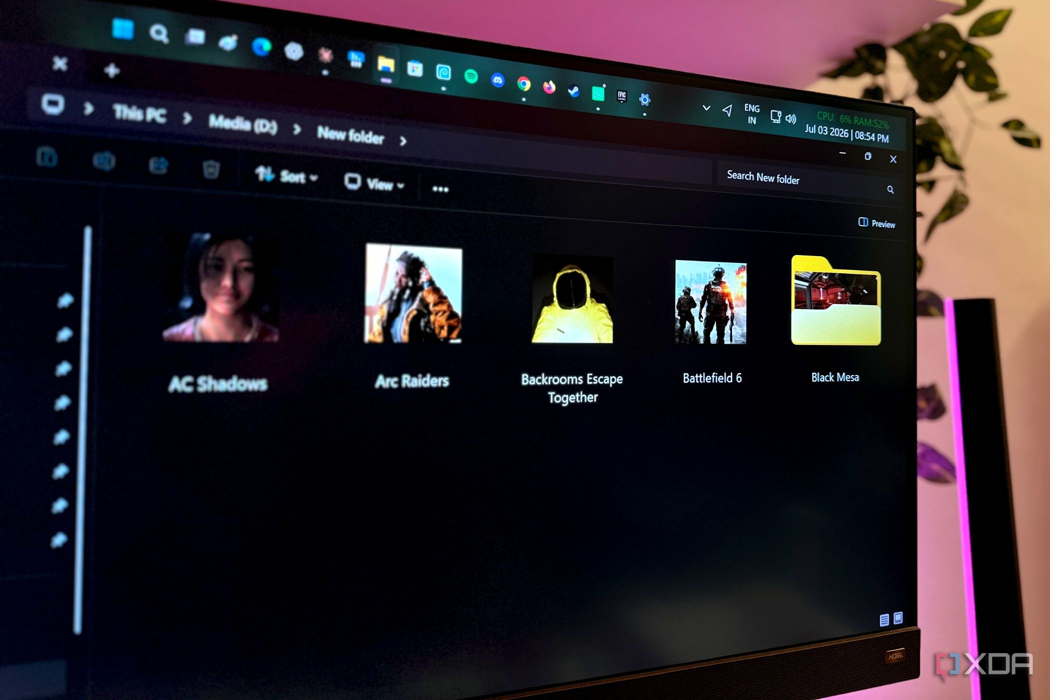 Custom folder icons for games in Windows 11 File Explorer.