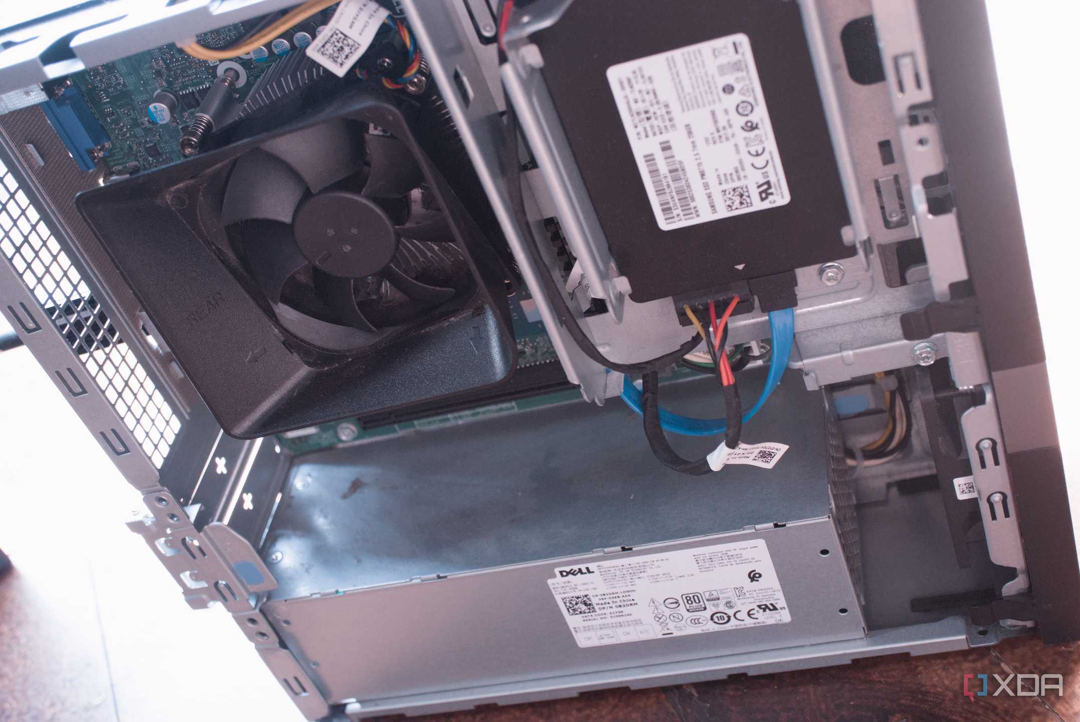 Inside the Dell Vostro